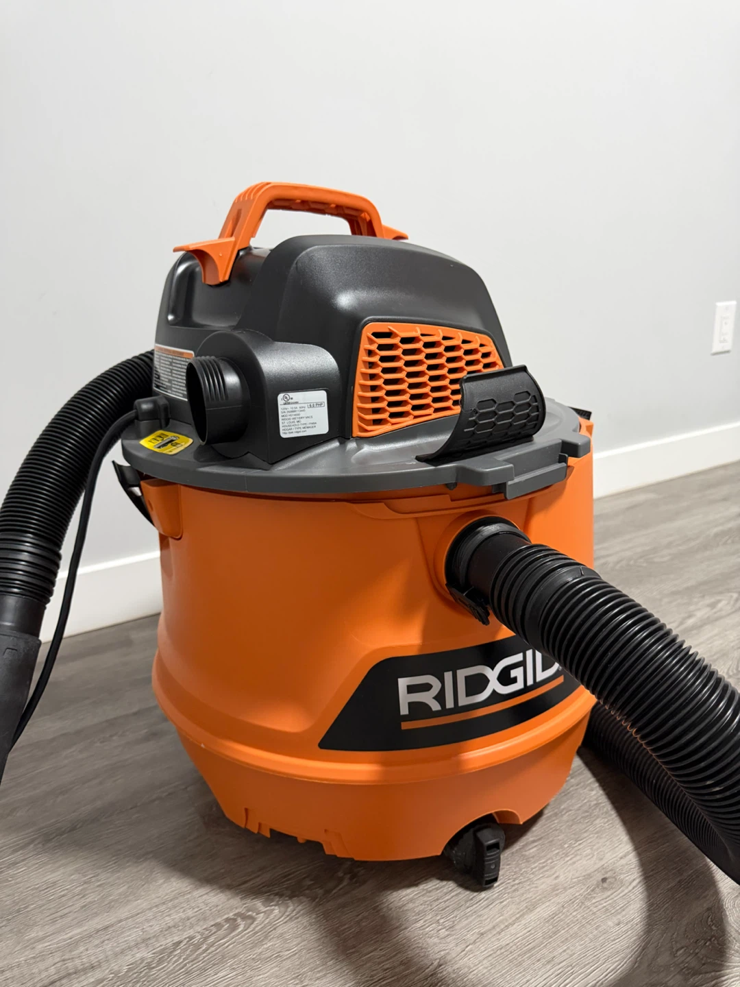 Ridig dry wet vacuum