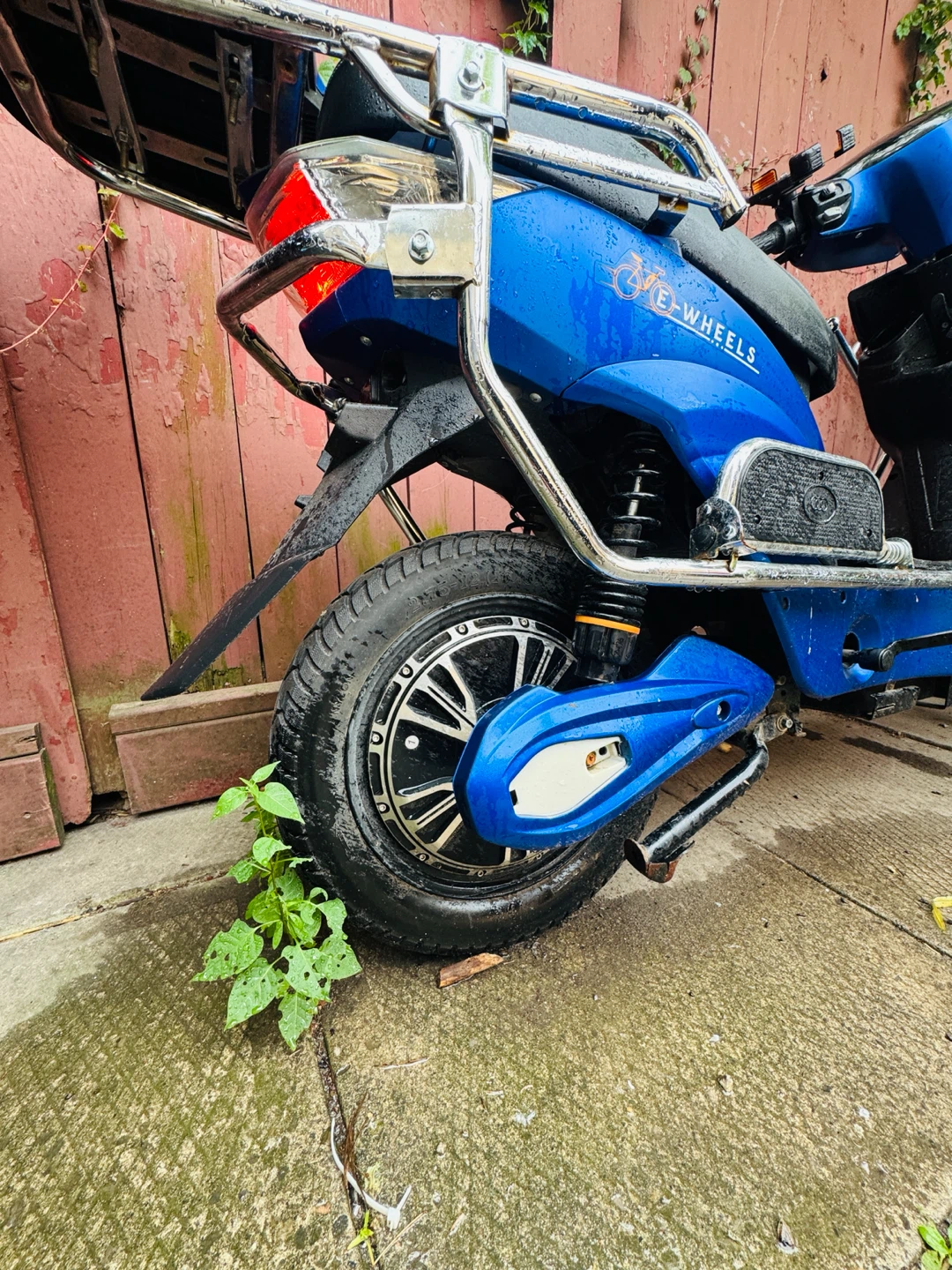X  Post  E-Wheels Electric Scooter - photo 3