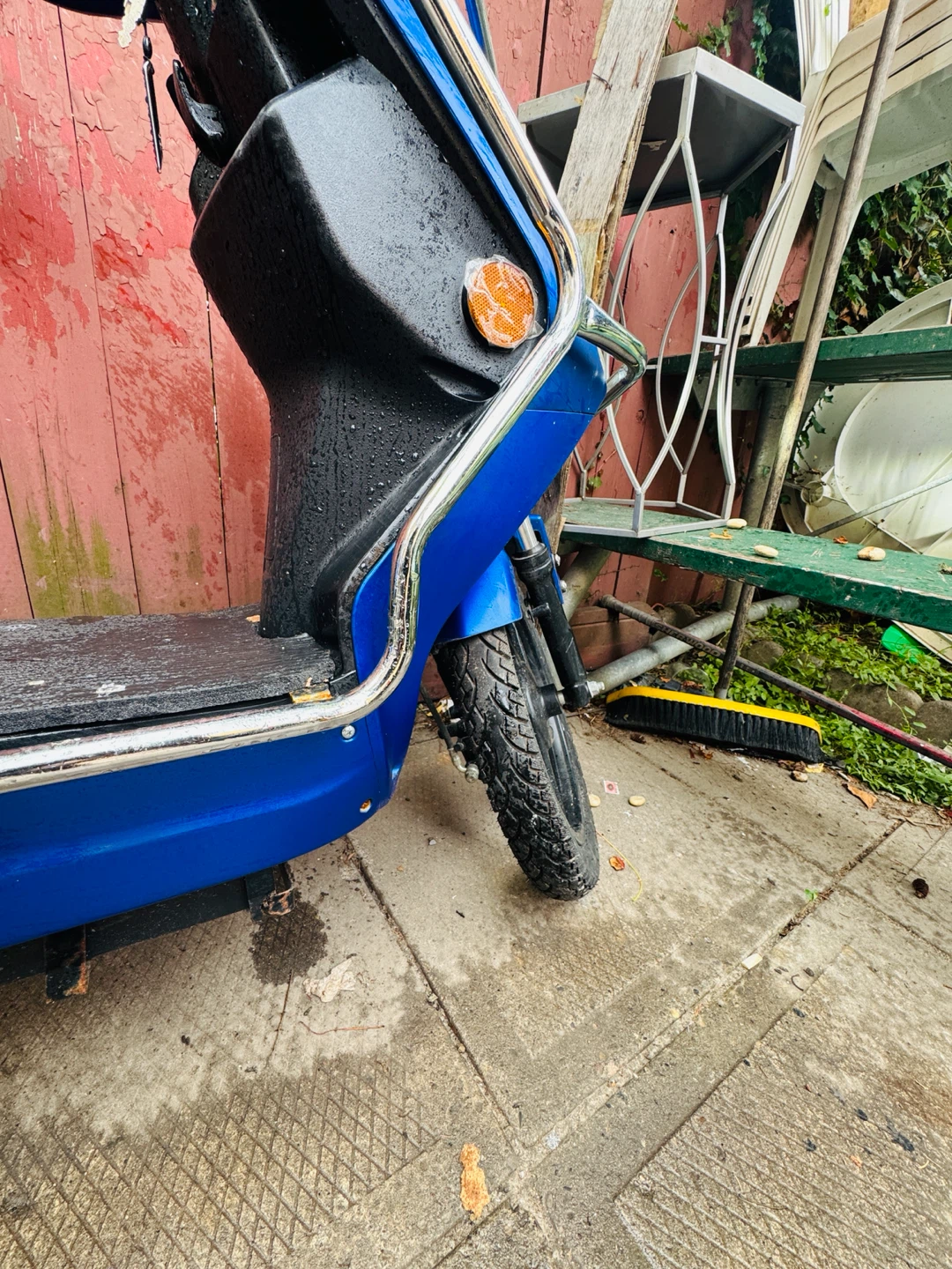 X  Post  E-Wheels Electric Scooter - photo 4