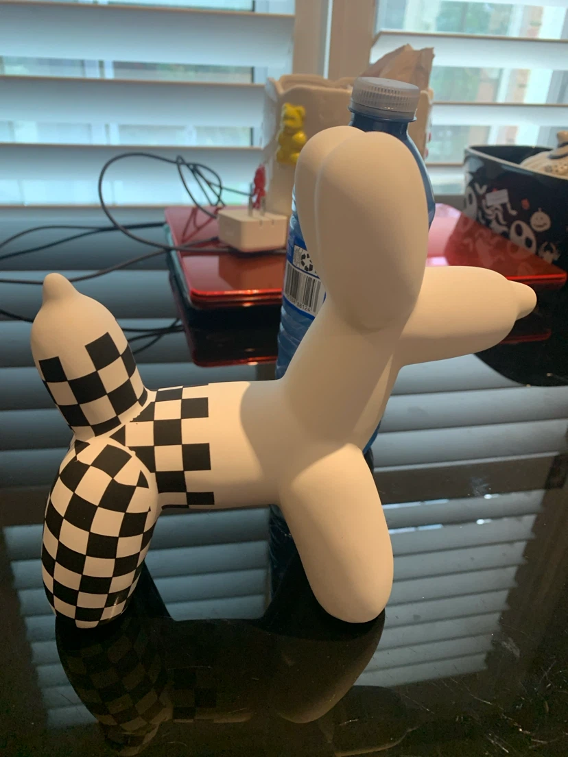 White Balloon Dog Sculpture with Checkered Tail - photo 4