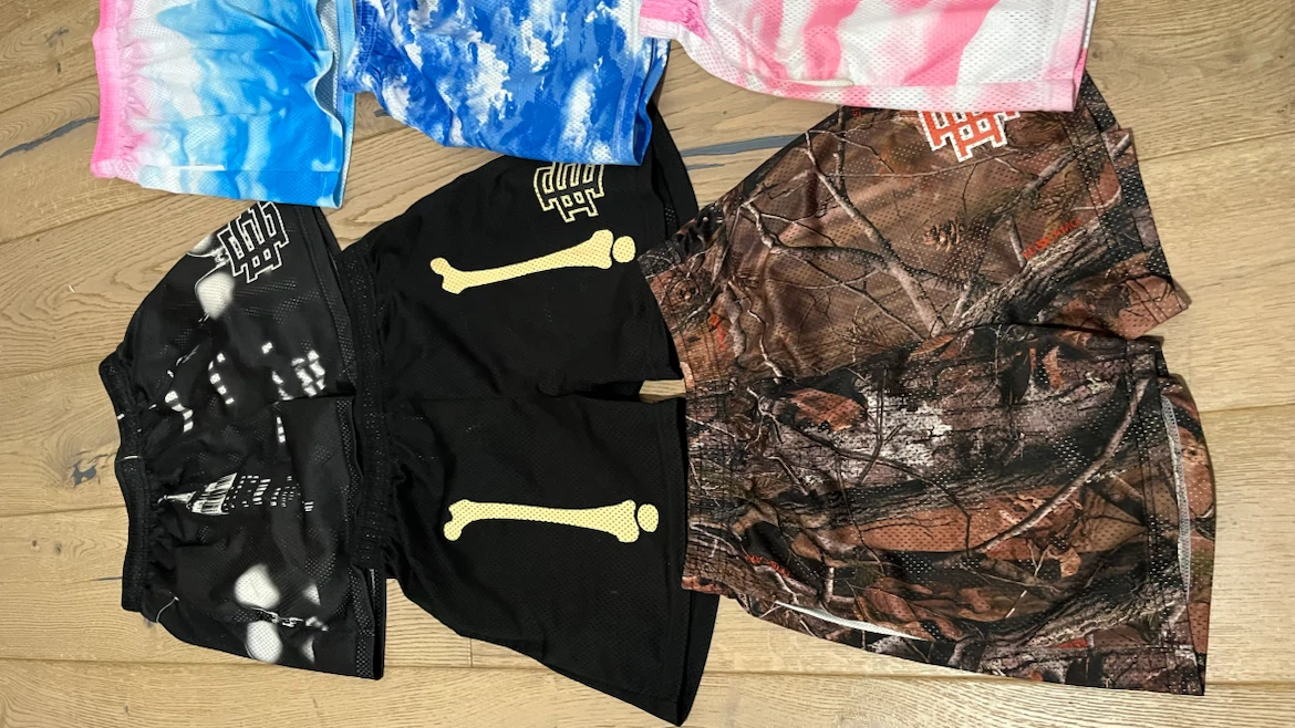 EE shorts pls read description!! - photo 2