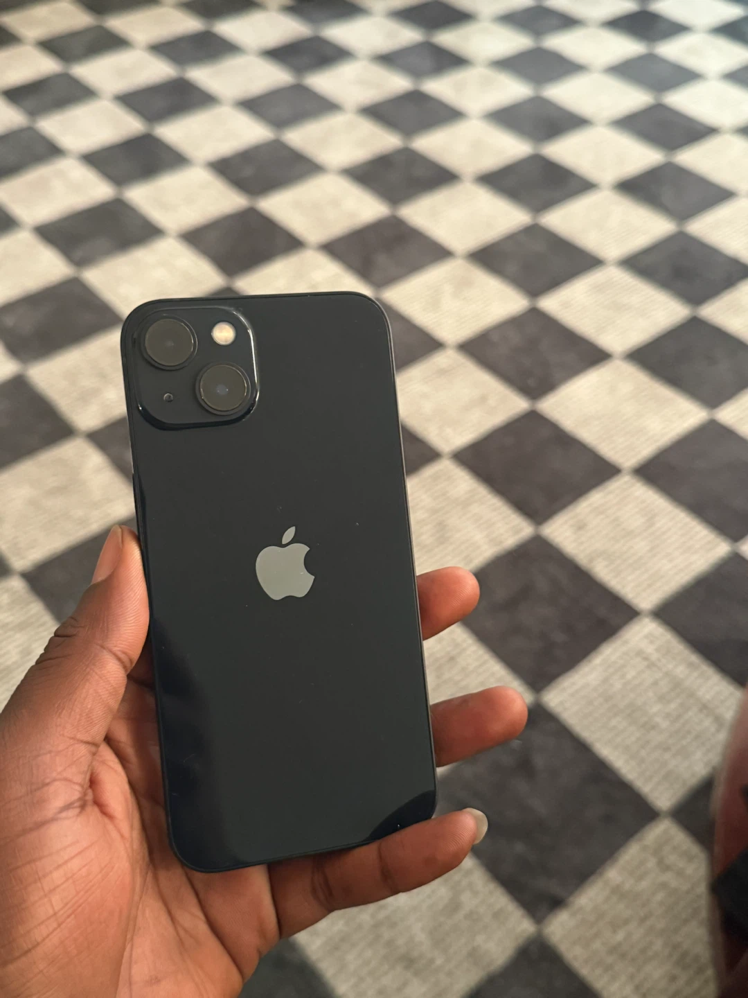 iPhone 14 - photo 2