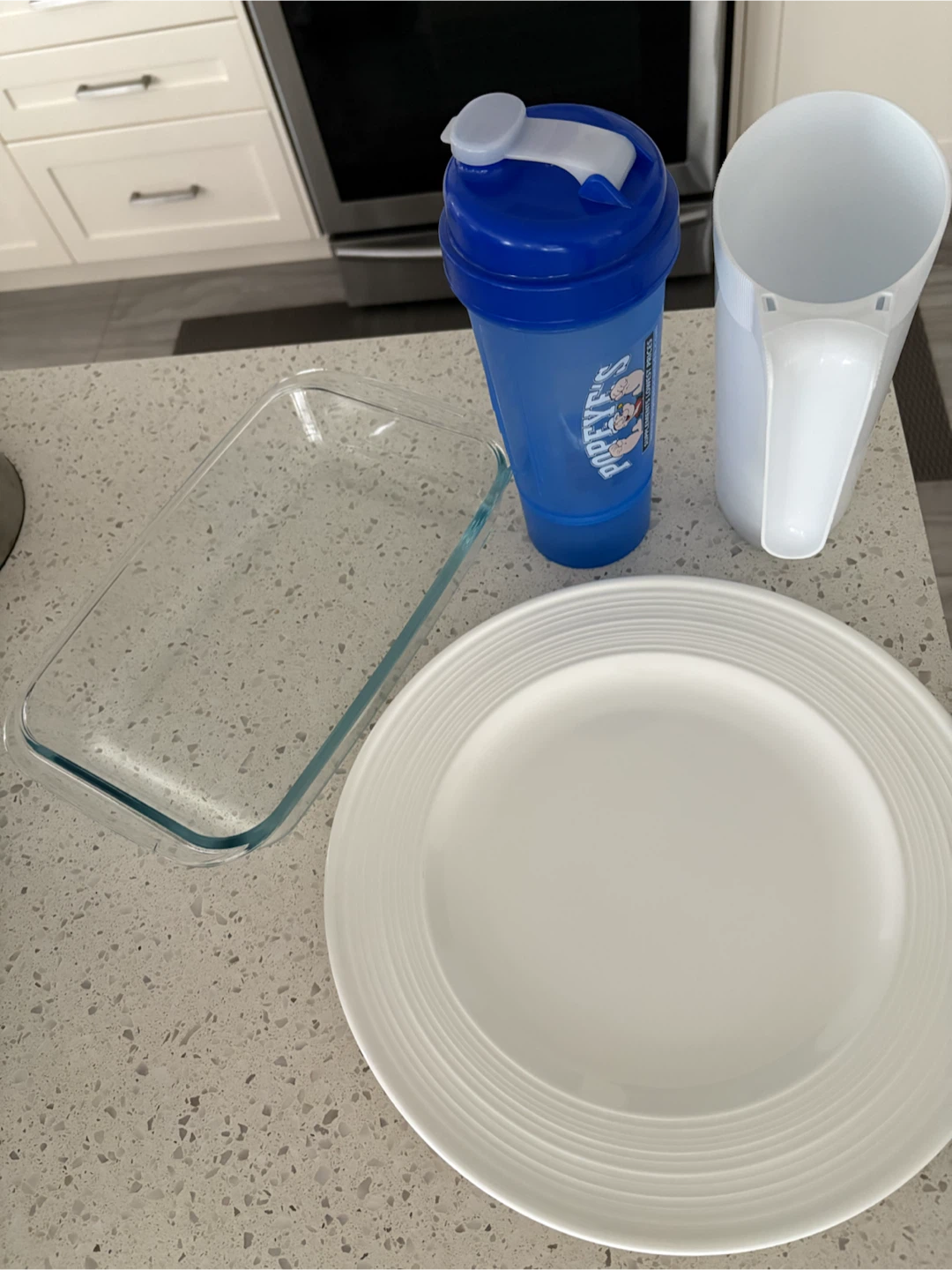 Kitchenware Bundle: Plate, Pitcher, Shaker, Dish