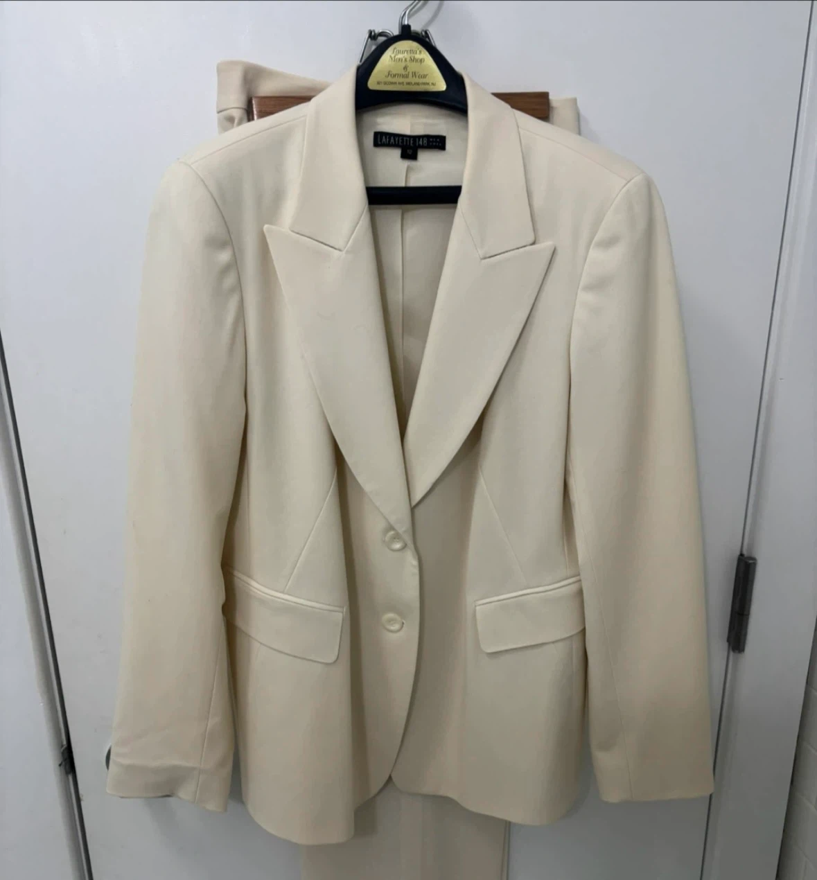 LAFAYETTE 148 New York Cream Blazer