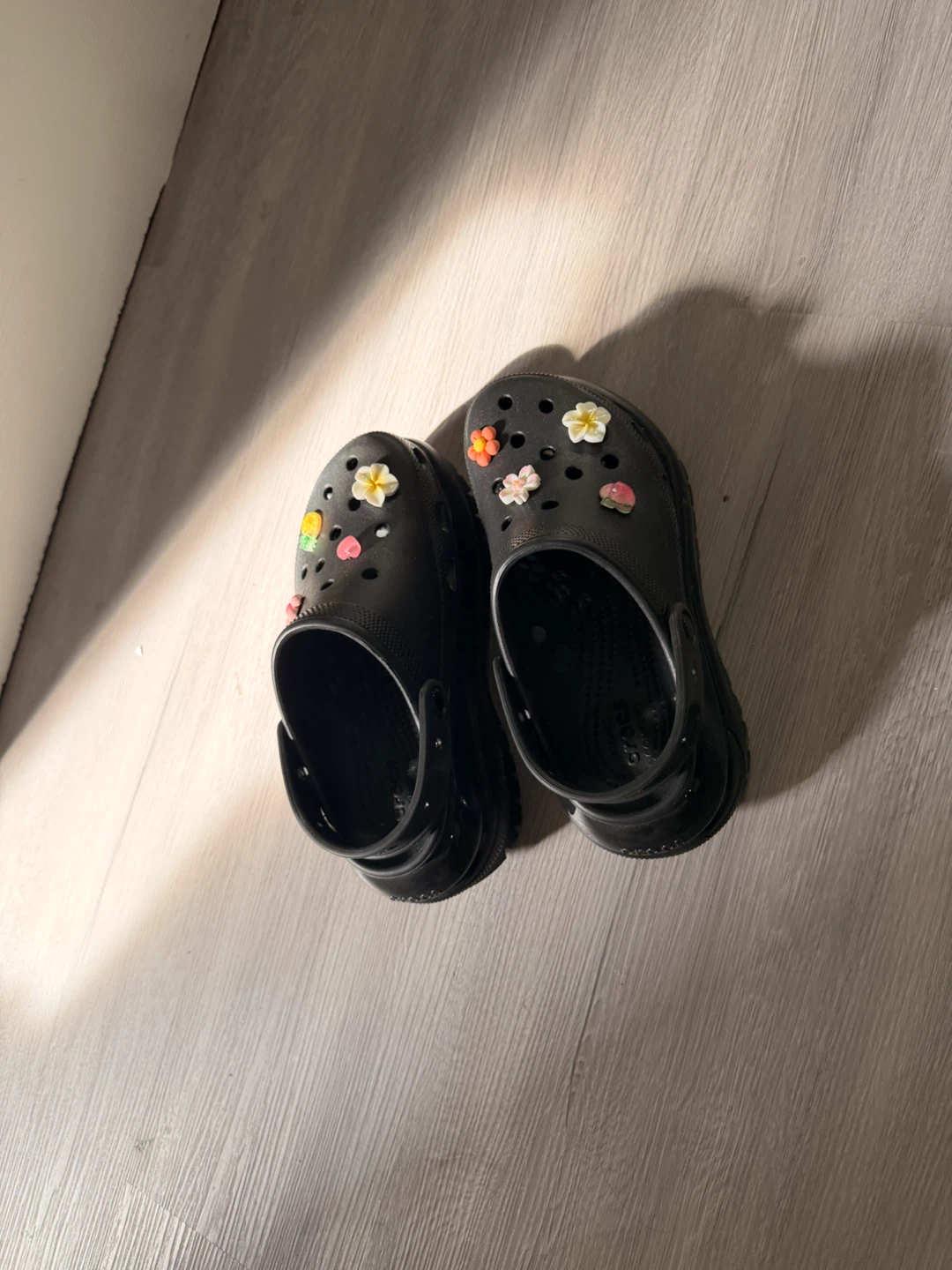 Black Platform Crocs with Flower Charms - photo 3