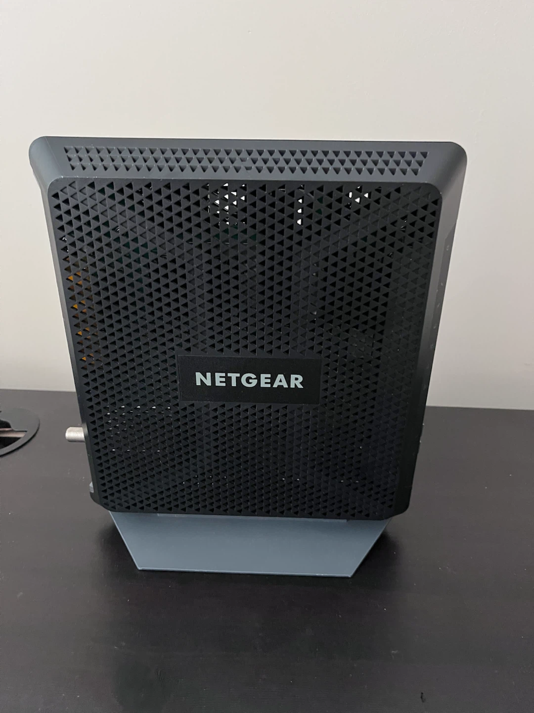Netgear AC1900 WiFi Cable Modem Router