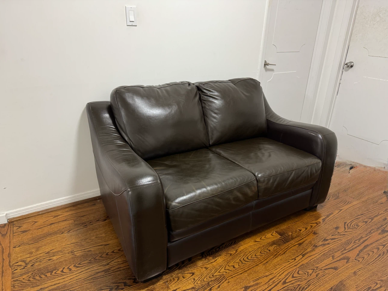 Dark Brown Leather Loveseat – Good Condition - photo 5