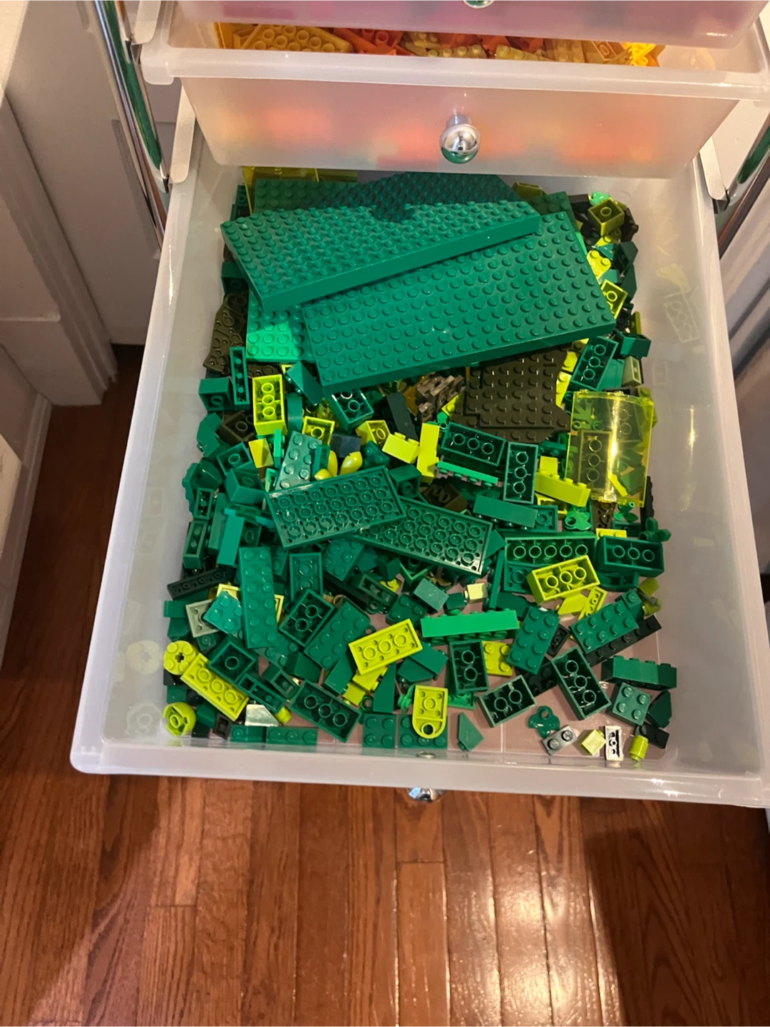 Colour sorted random lego pieces - photo 3