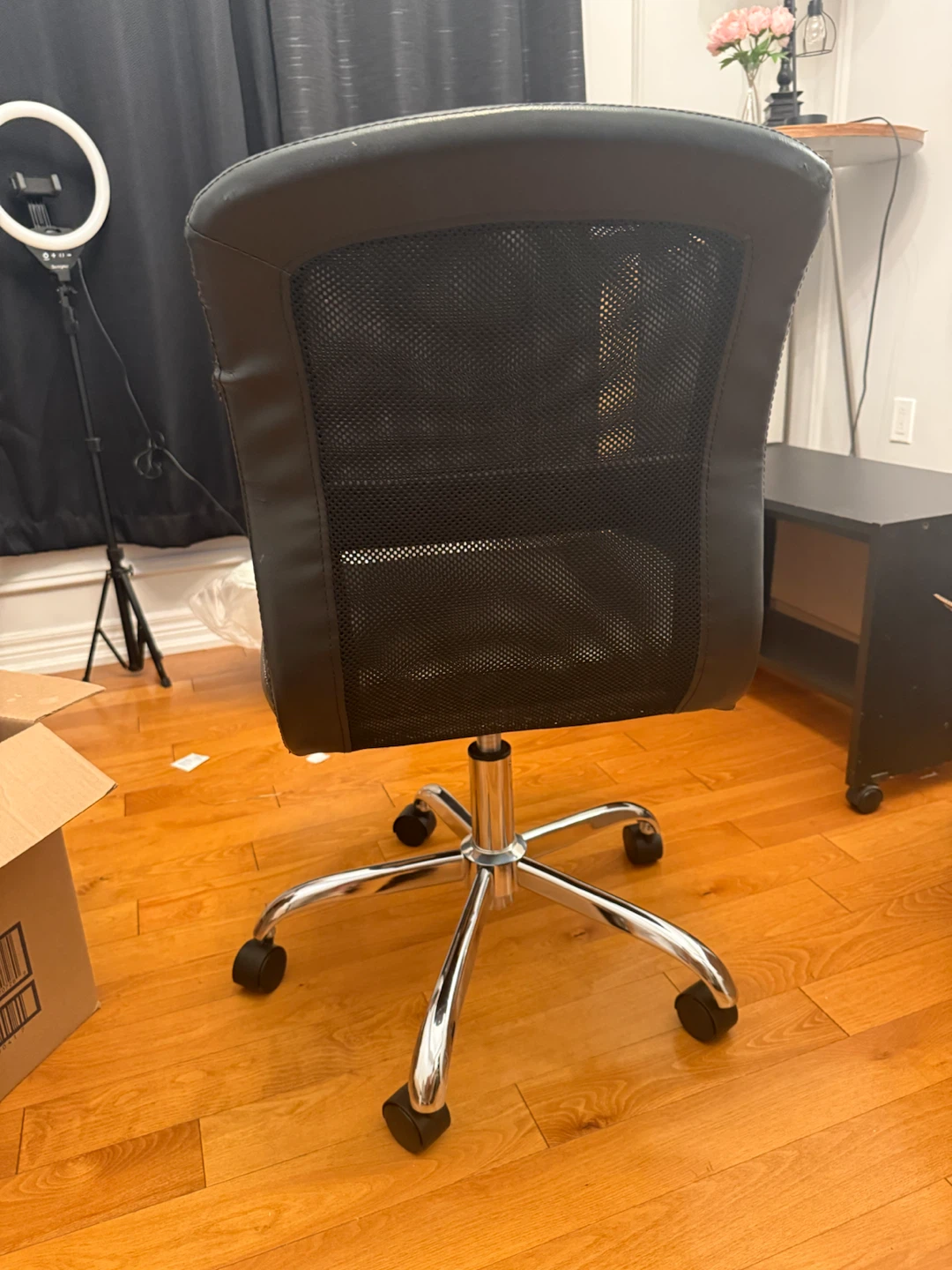 Black Office Chair - photo 2