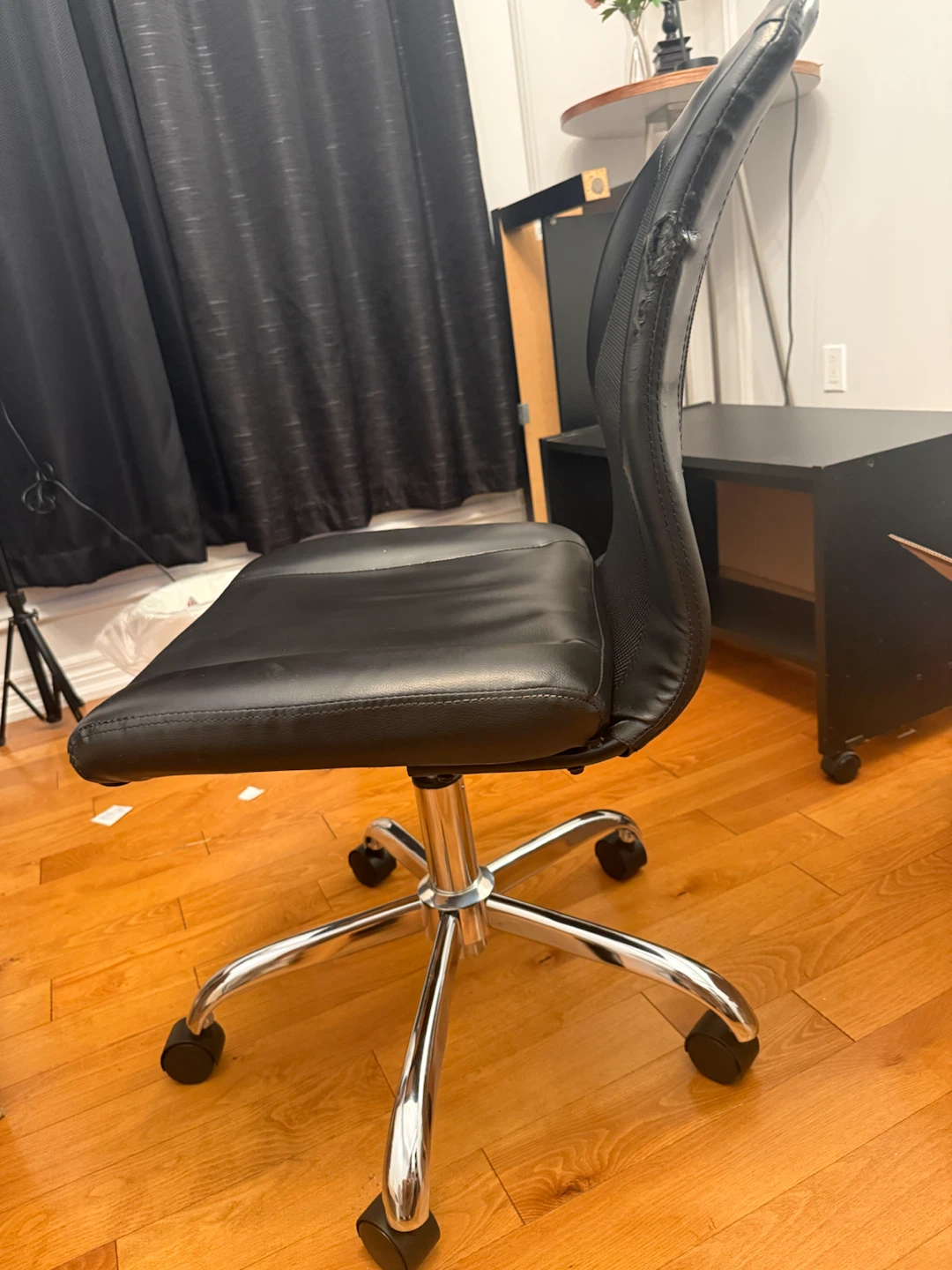 Black Office Chair - photo 3
