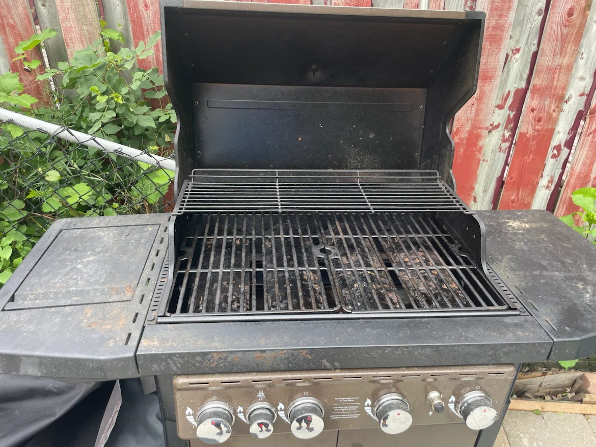 Dyna-Glo Gas Grill - photo 2
