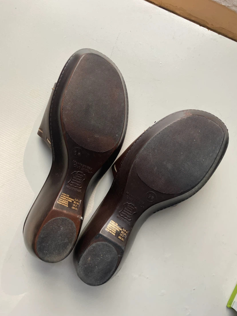 MontengoBay Club Brown Leather Slides Size 9.5 - photo 2