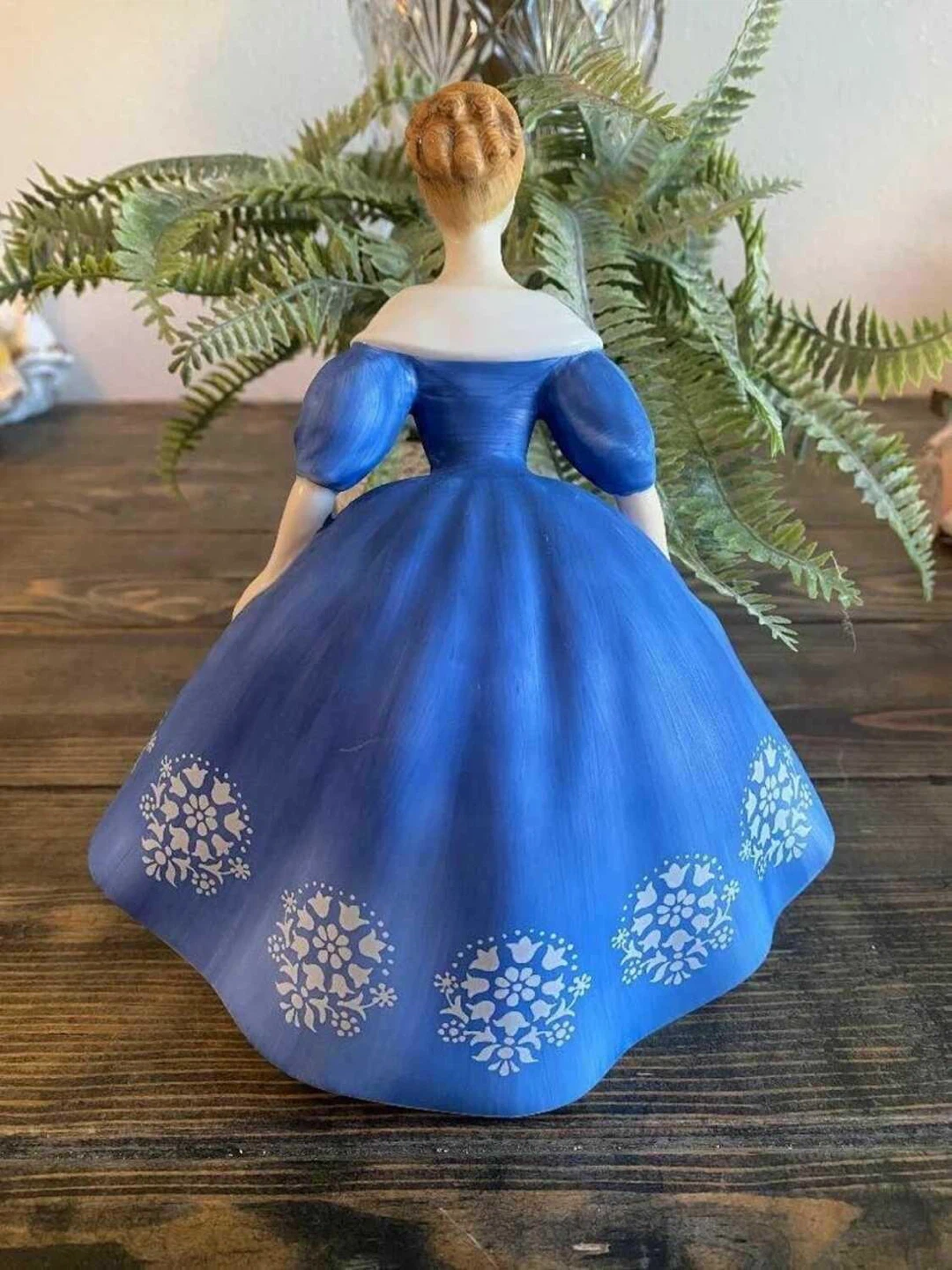 Royal Doulton Nina Figurine - photo 3