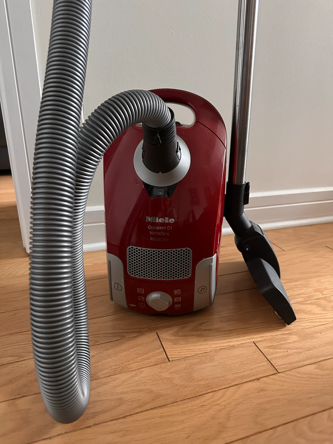Miele Compact C1 HomeCare PowerLine Vacuum Cleaner