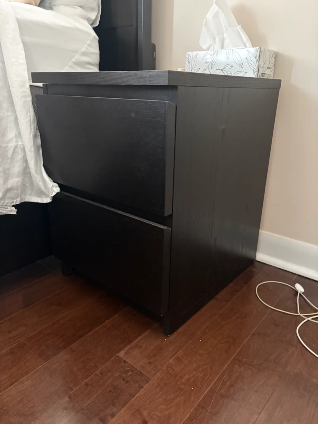 2-Drawer Nightstand
