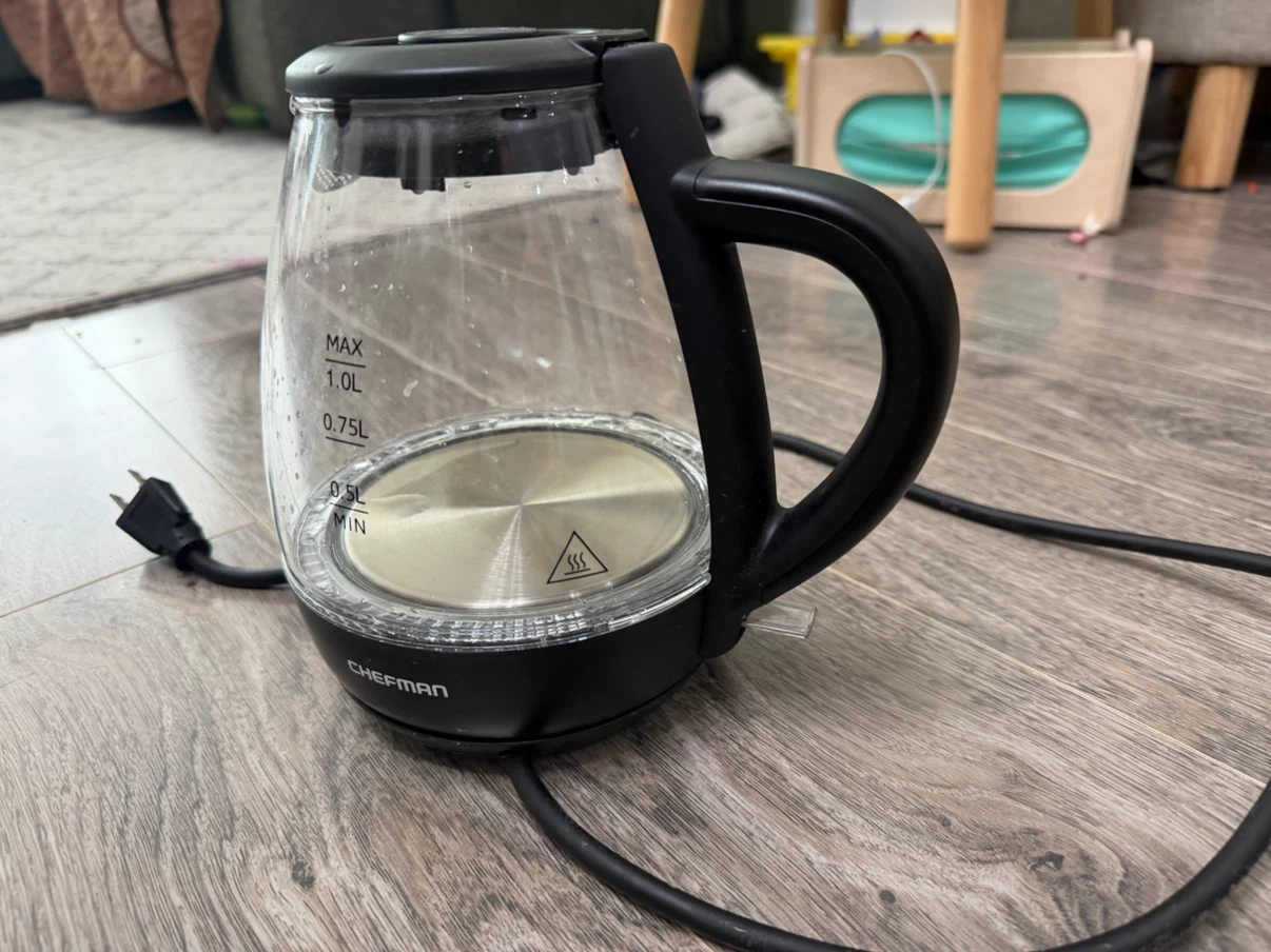 Chefman Glass Electric Kettle - photo 3