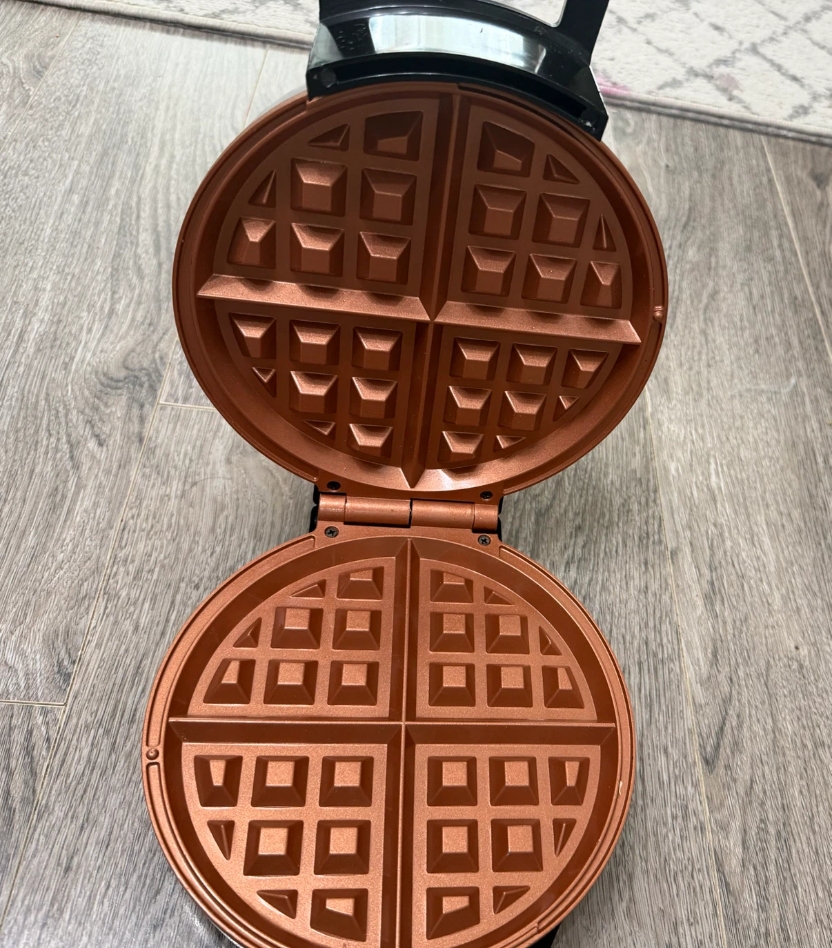Hamilton Beach Waffle Maker - photo 2