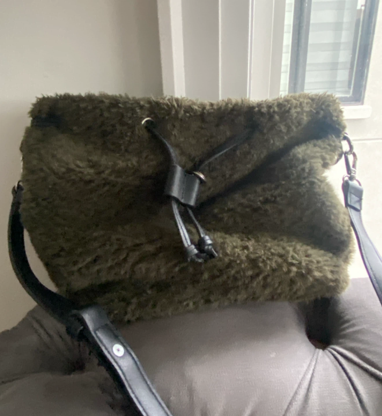 Green house of Harlow 1960 Fuzzy Bucket Bag - photo 2