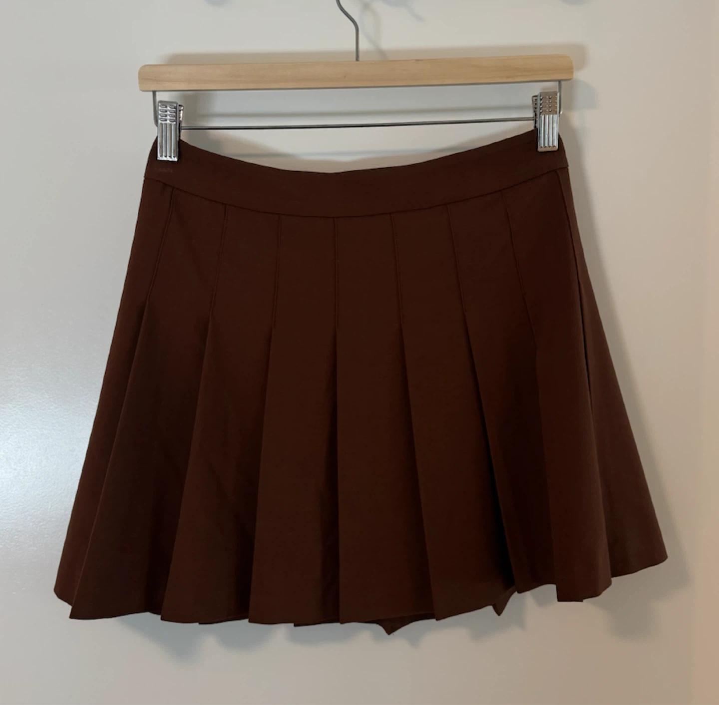 Aritzia Sunday Best Brown Pleated Mini Skirt Size 4