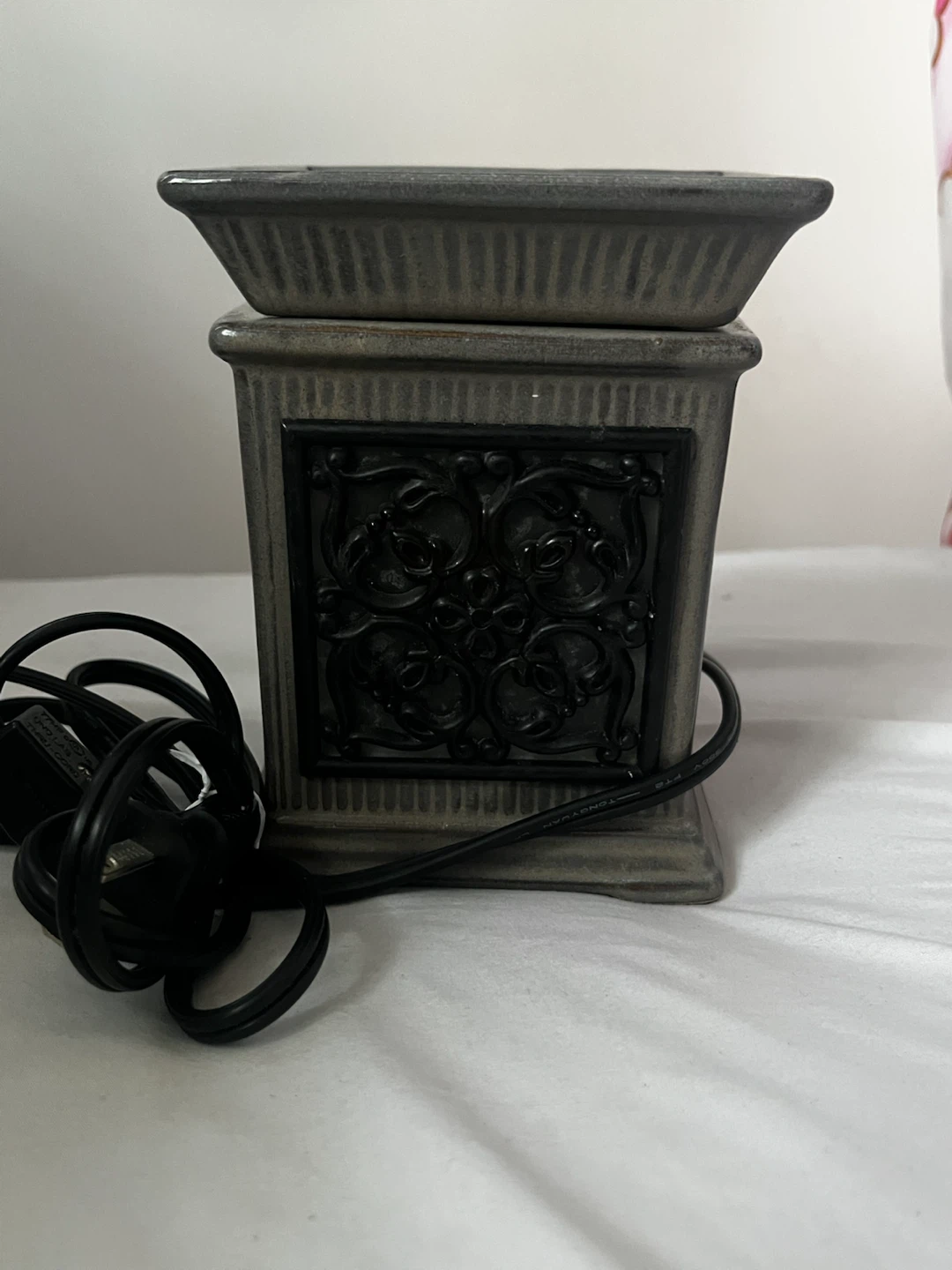 Electric Wax Warmer with Decorative Insert