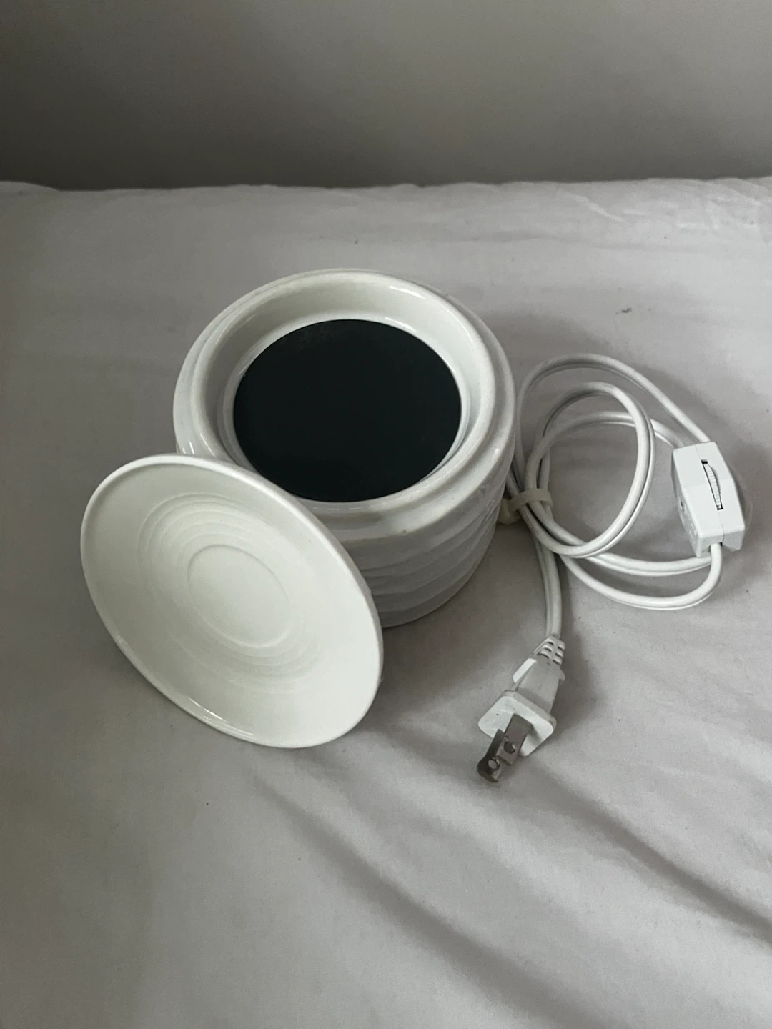 White Ceramic Wax Melter with Lid - photo 2
