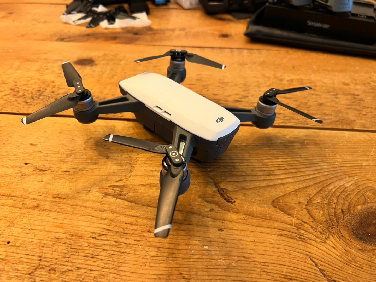 DJI Spark Drone, Remote, 3 Batteries, Charging Hub - photo 3