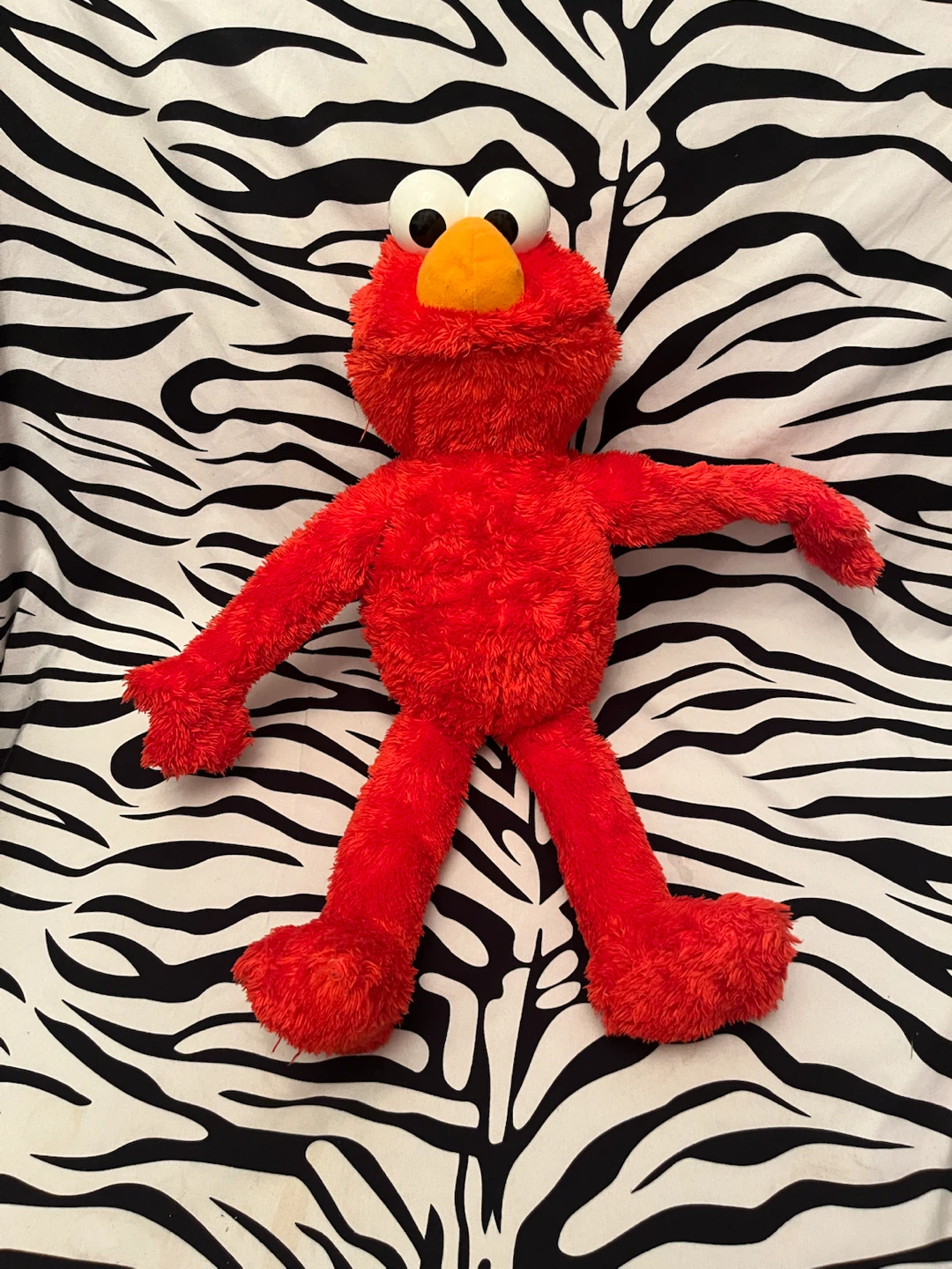 ♥️ Sesame Street Talking/Singing Elmo plush toy ♥️