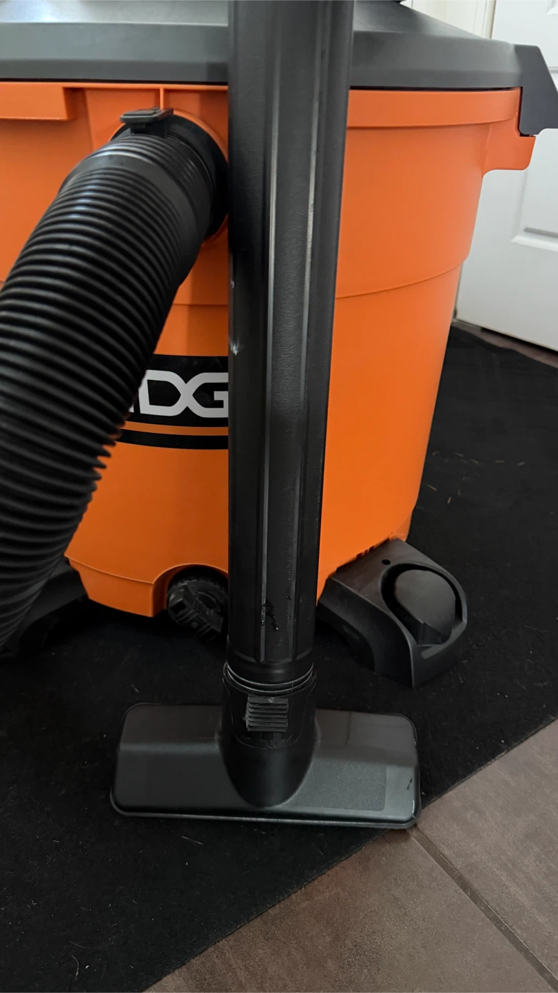 RIDGID 60L Wet/Dry Shop Vac - used once. - photo 3