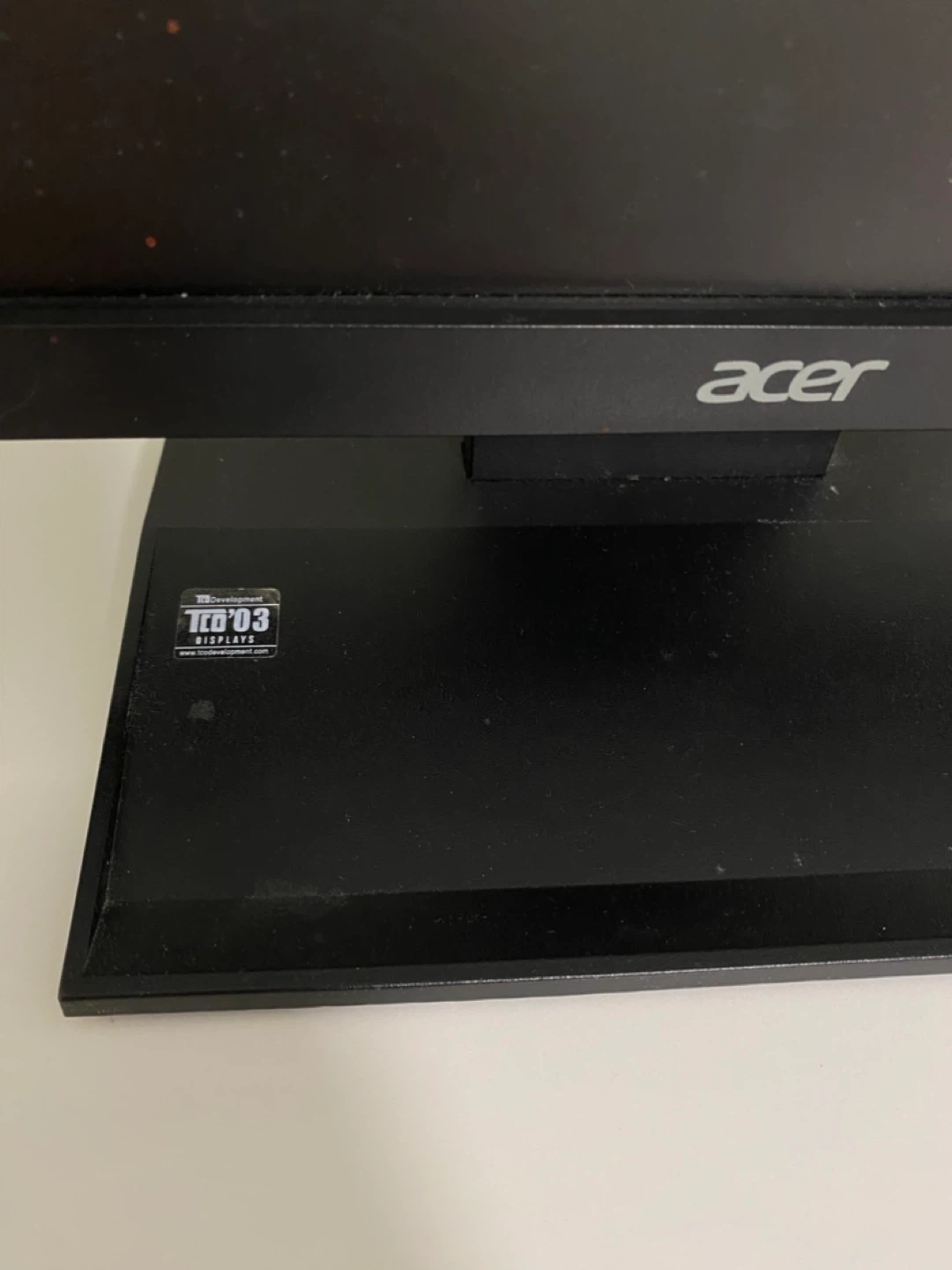 Acer V223W LCD Monitor - photo 3