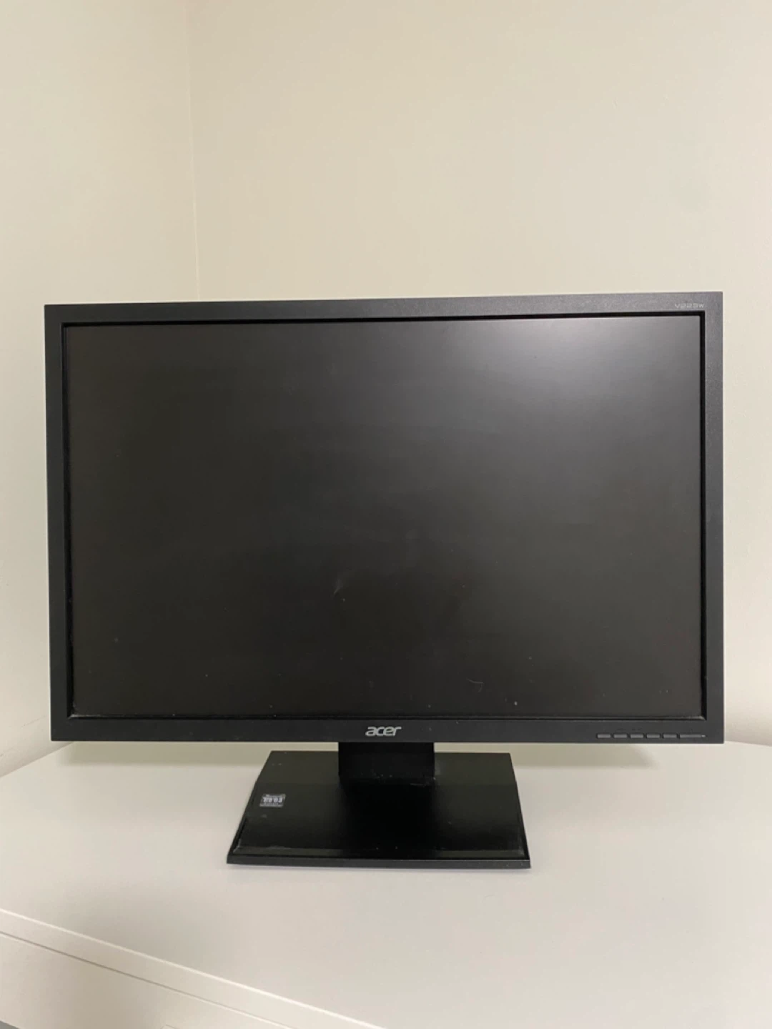 Acer V223W LCD Monitor