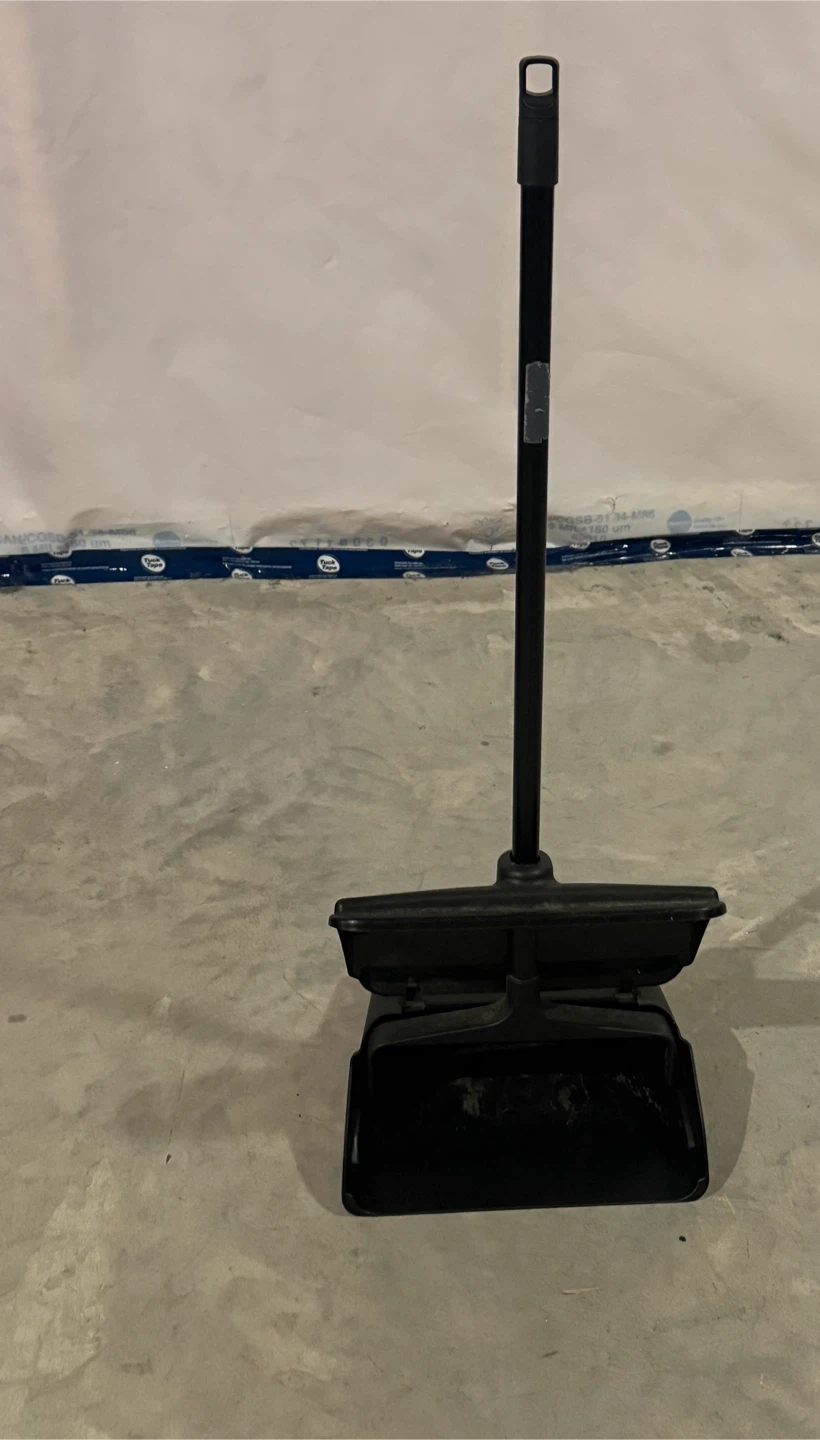 Black Dustpan