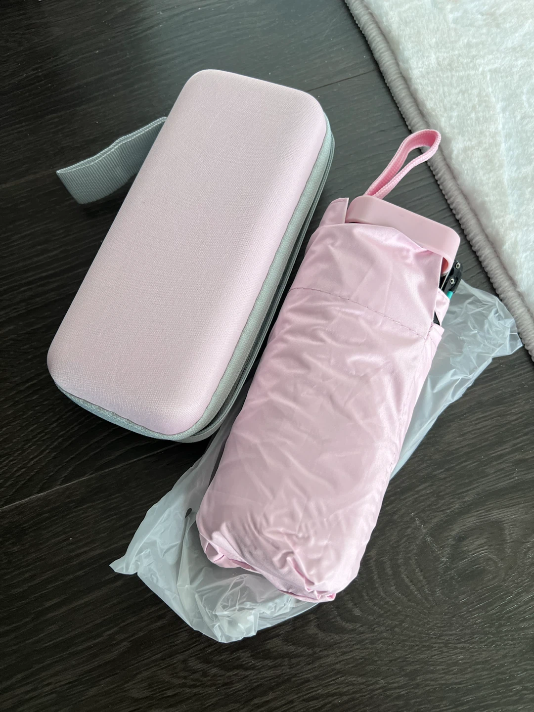Pink sun umbrella mini size new with pouch
