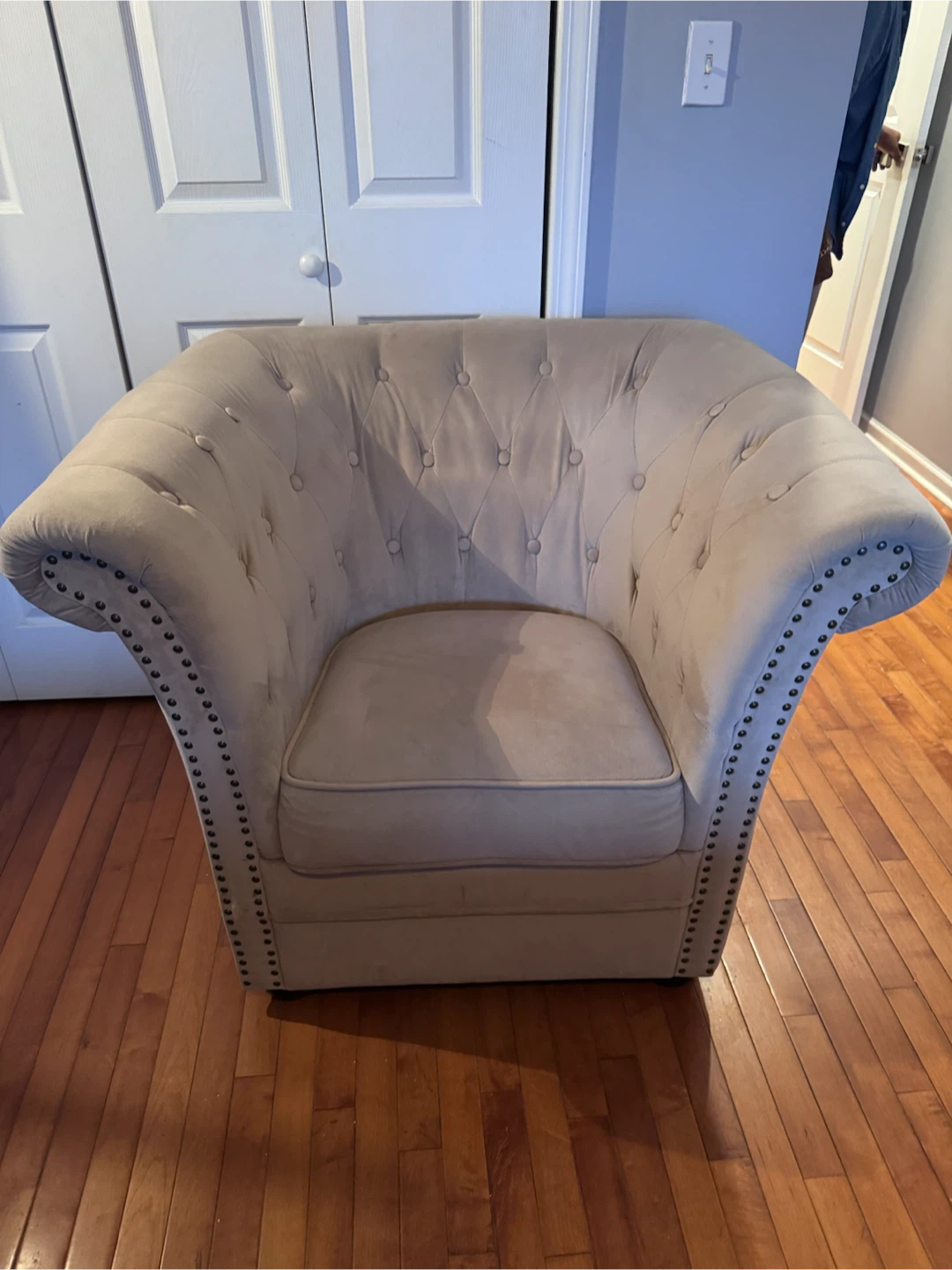 Tufted Accent Chair