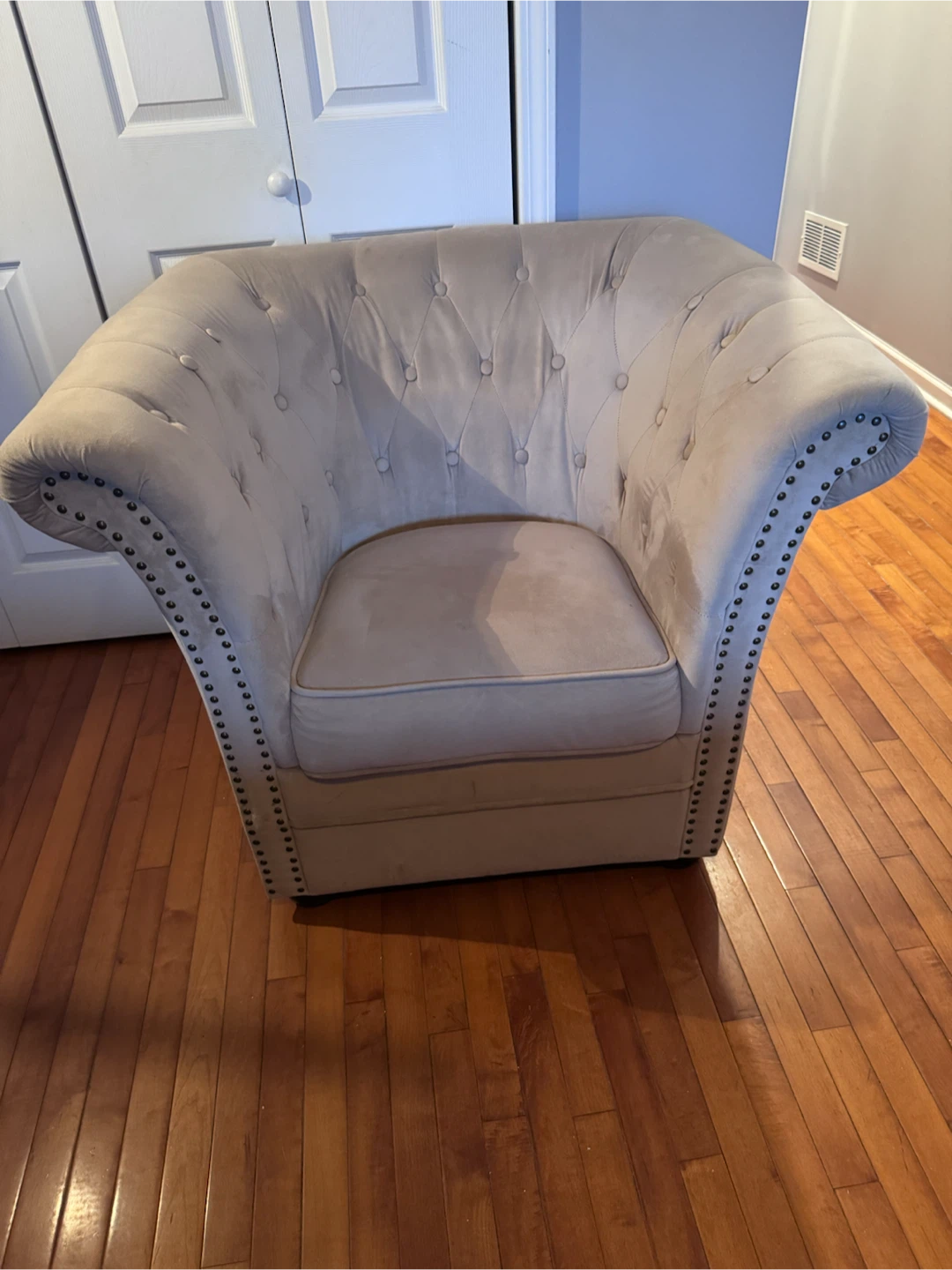 Tufted Accent Chair - photo 2