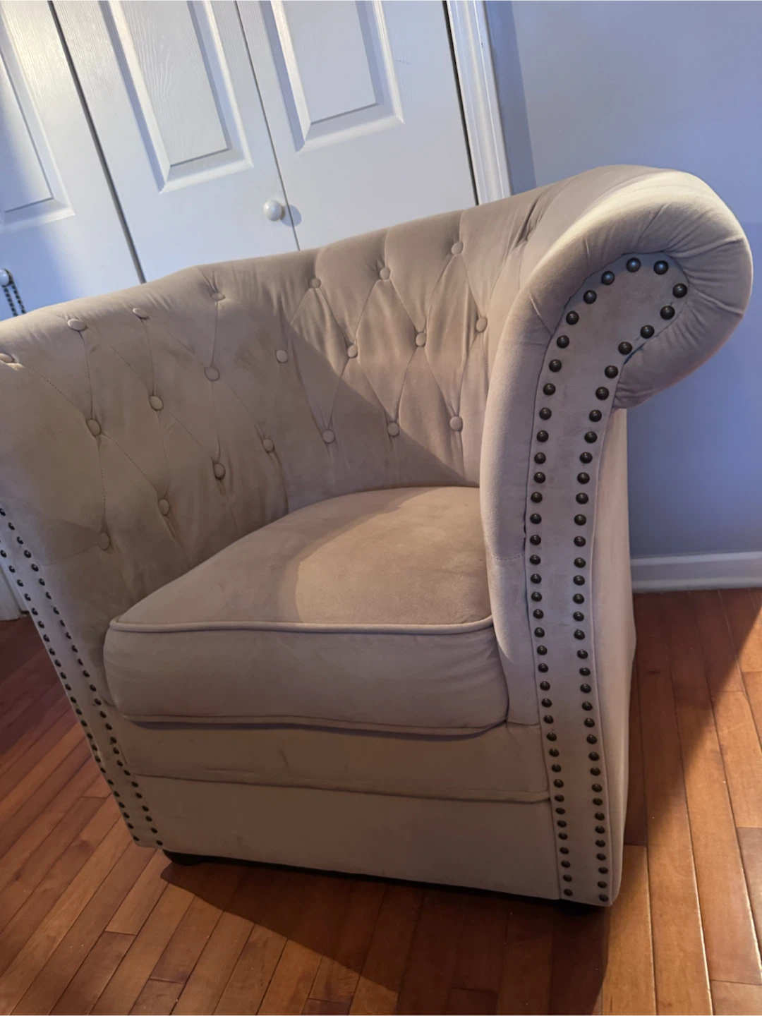 Tufted Accent Chair - photo 3