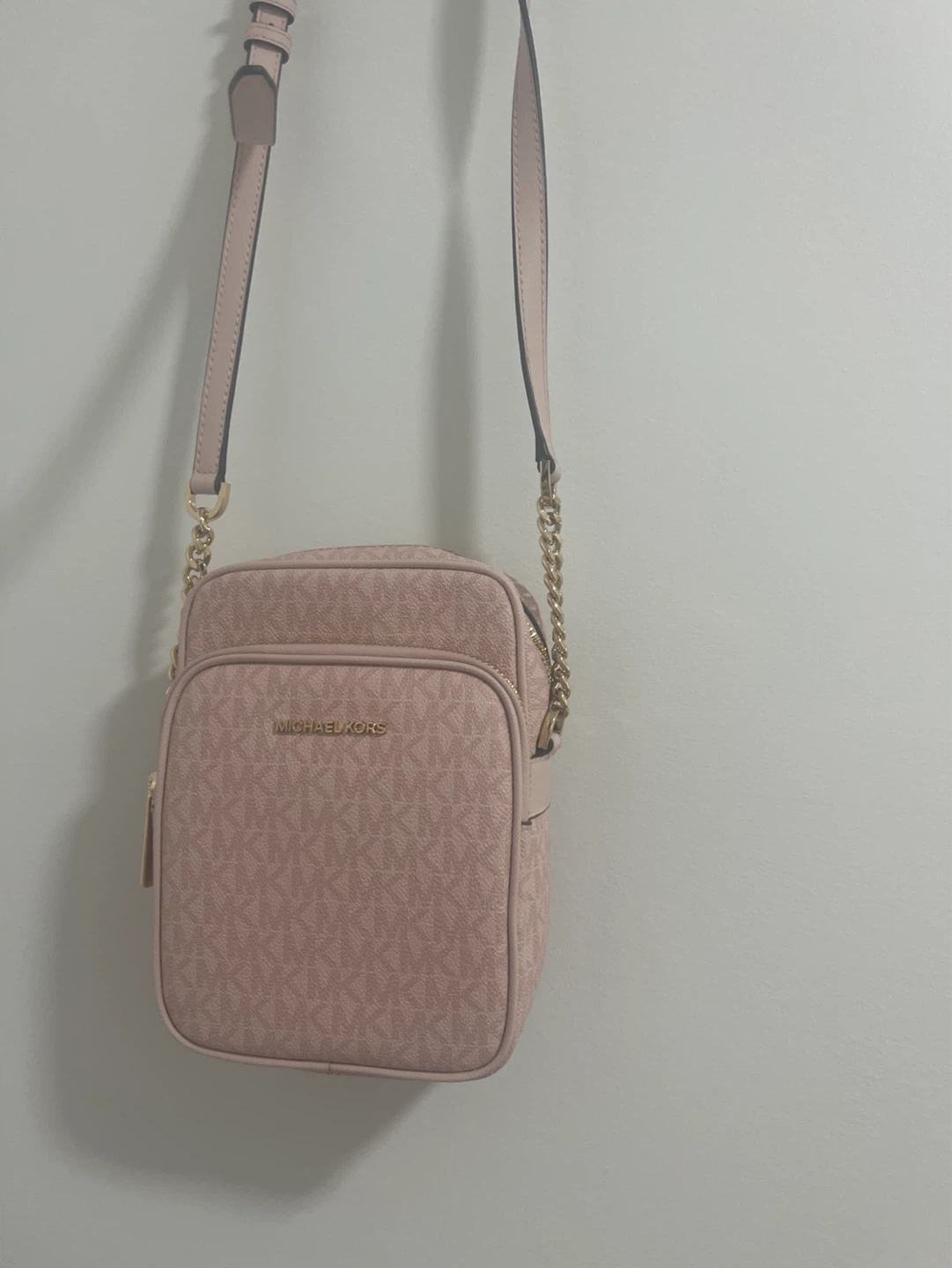 Michael Kors Pink Monogram Camera Bag - photo 2