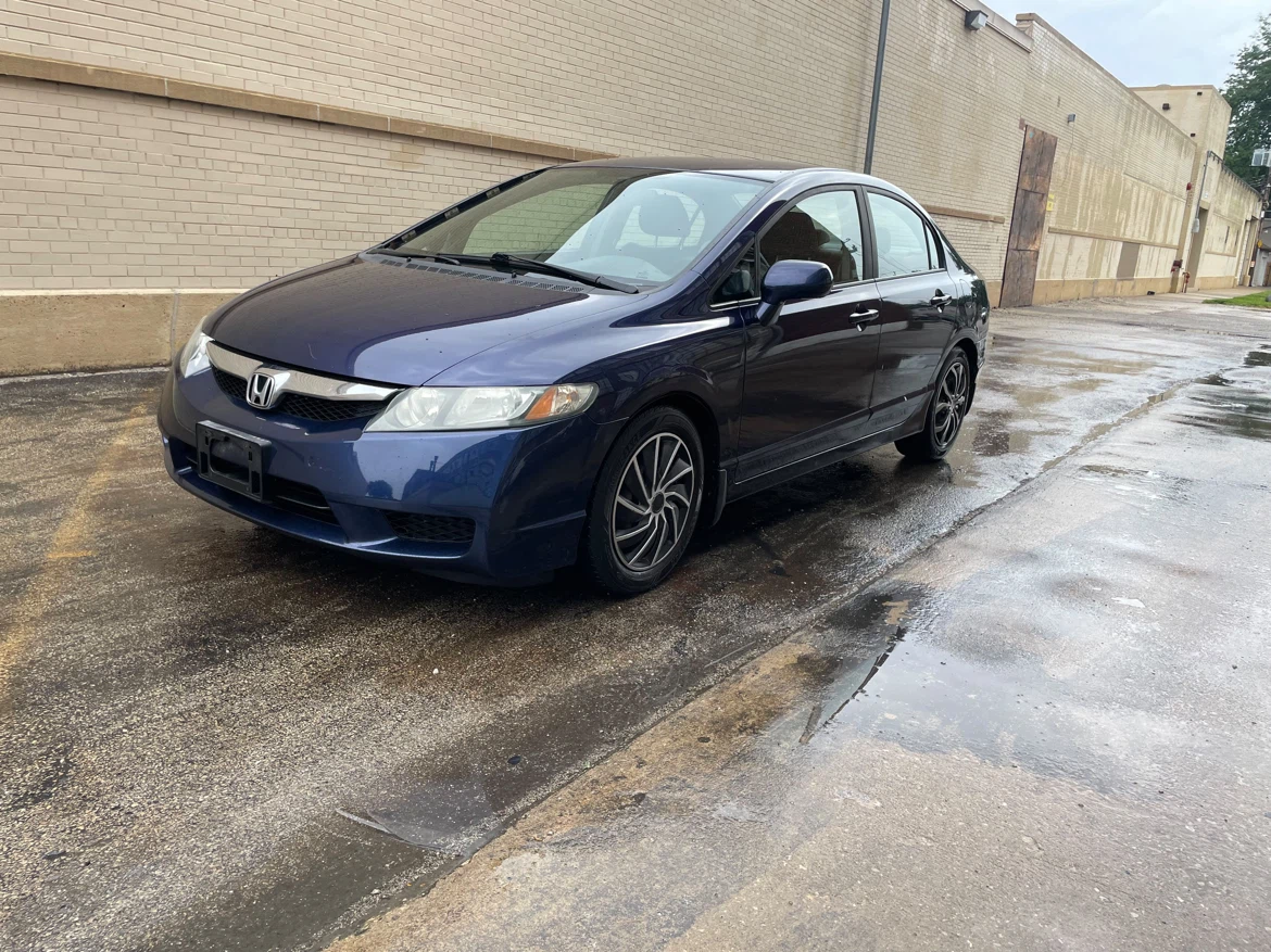 2009 Honda Civic Sedancon 126 mil millas