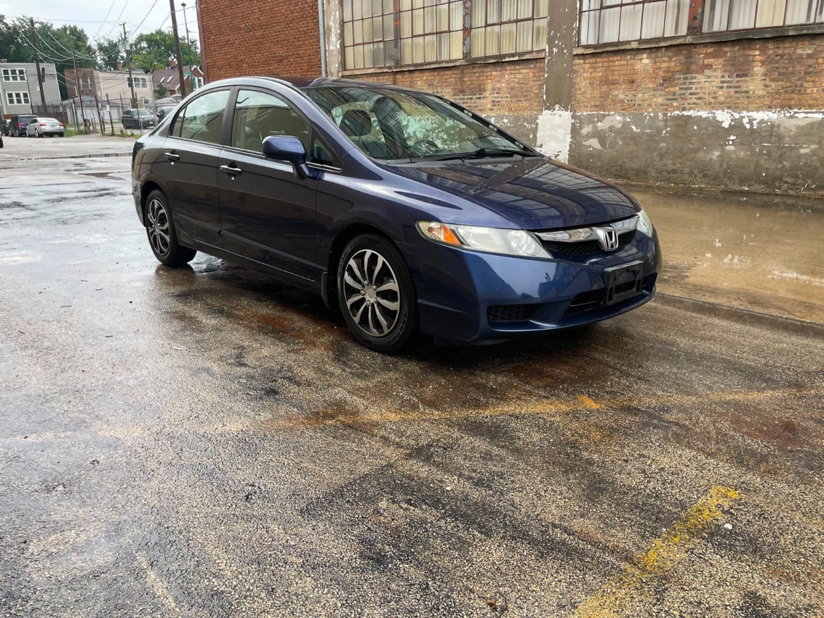 2009 Honda Civic Sedancon 126 mil millas - photo 2