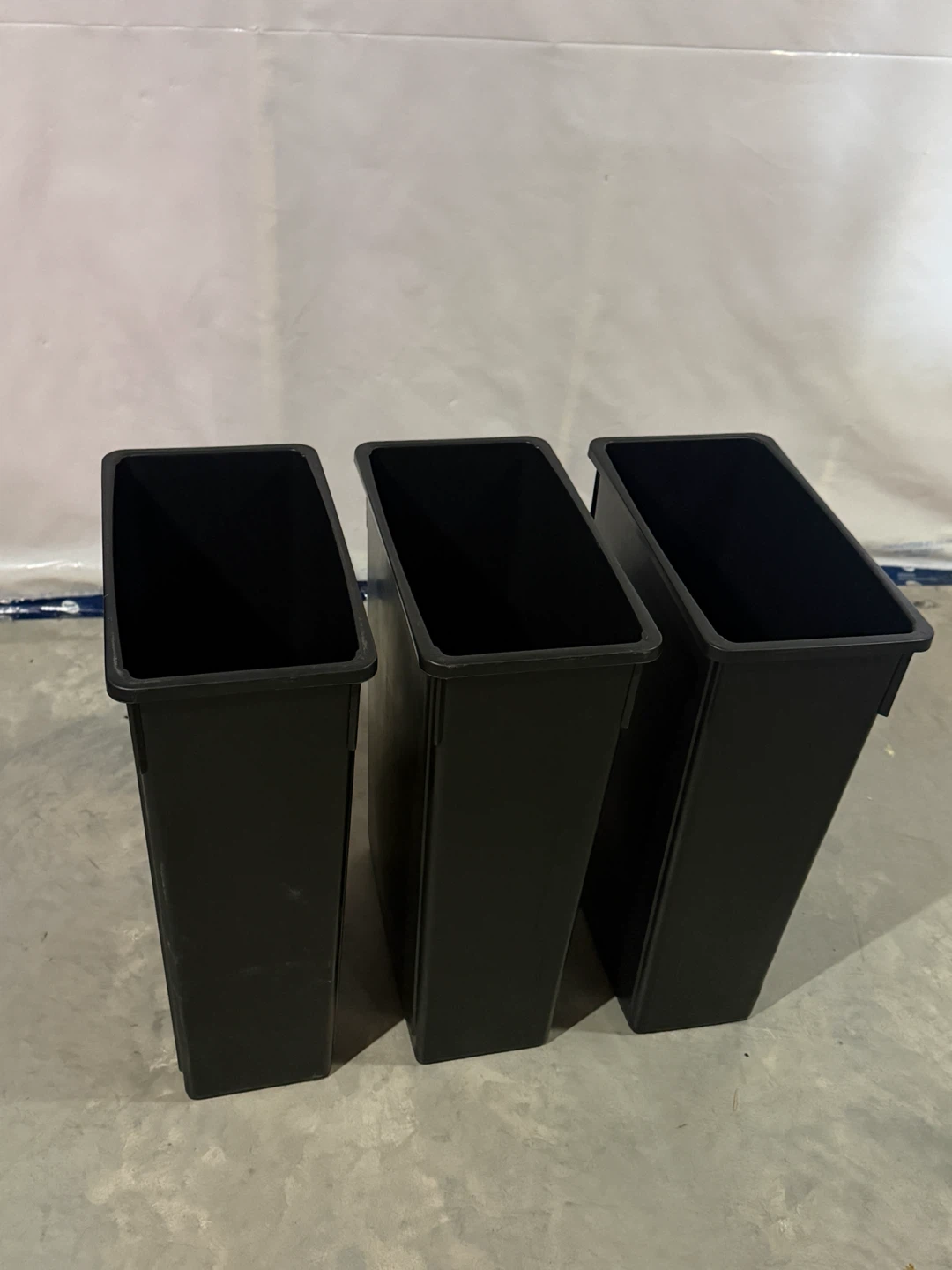WINCO 23 Gallon Slender Trash Can - Black