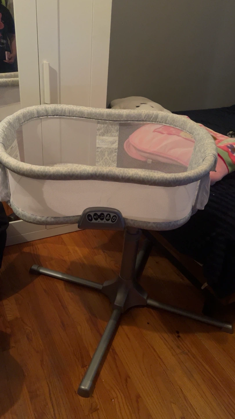 Halo Swivel Sleeper Bassinet