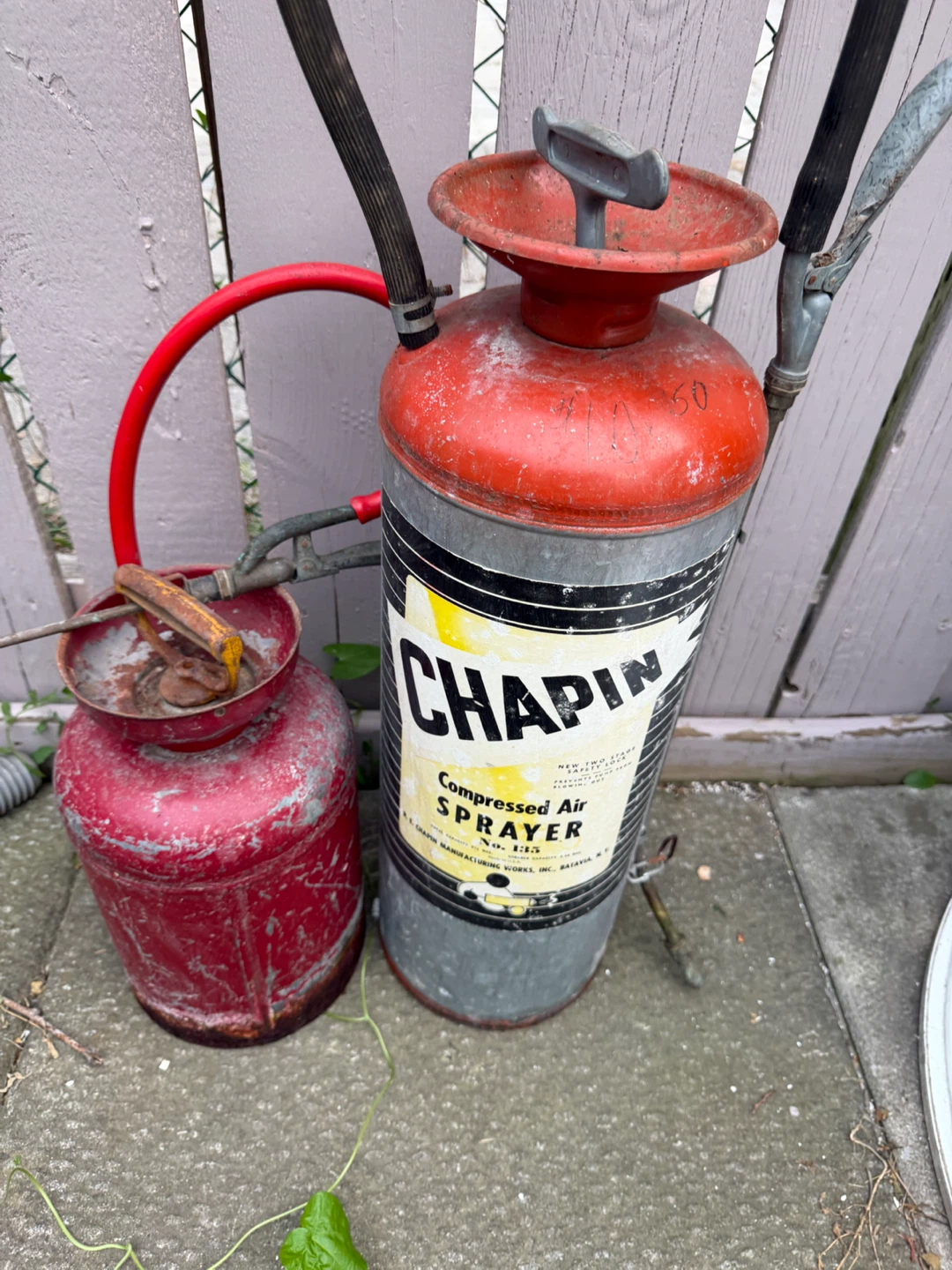 Chapin Compressed Air Sprayer No. 135 - photo 3
