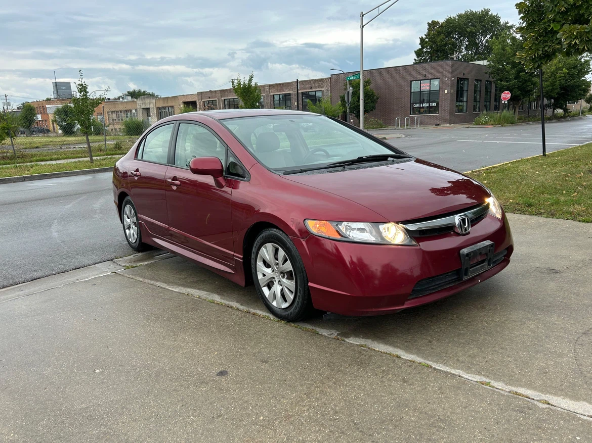 2006 Honda Civic Sedan con 141 mil millas