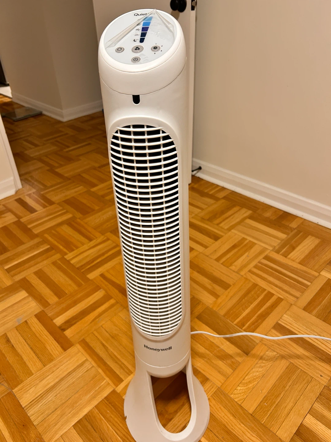 Moving sale!! Honeywell Tower Fan