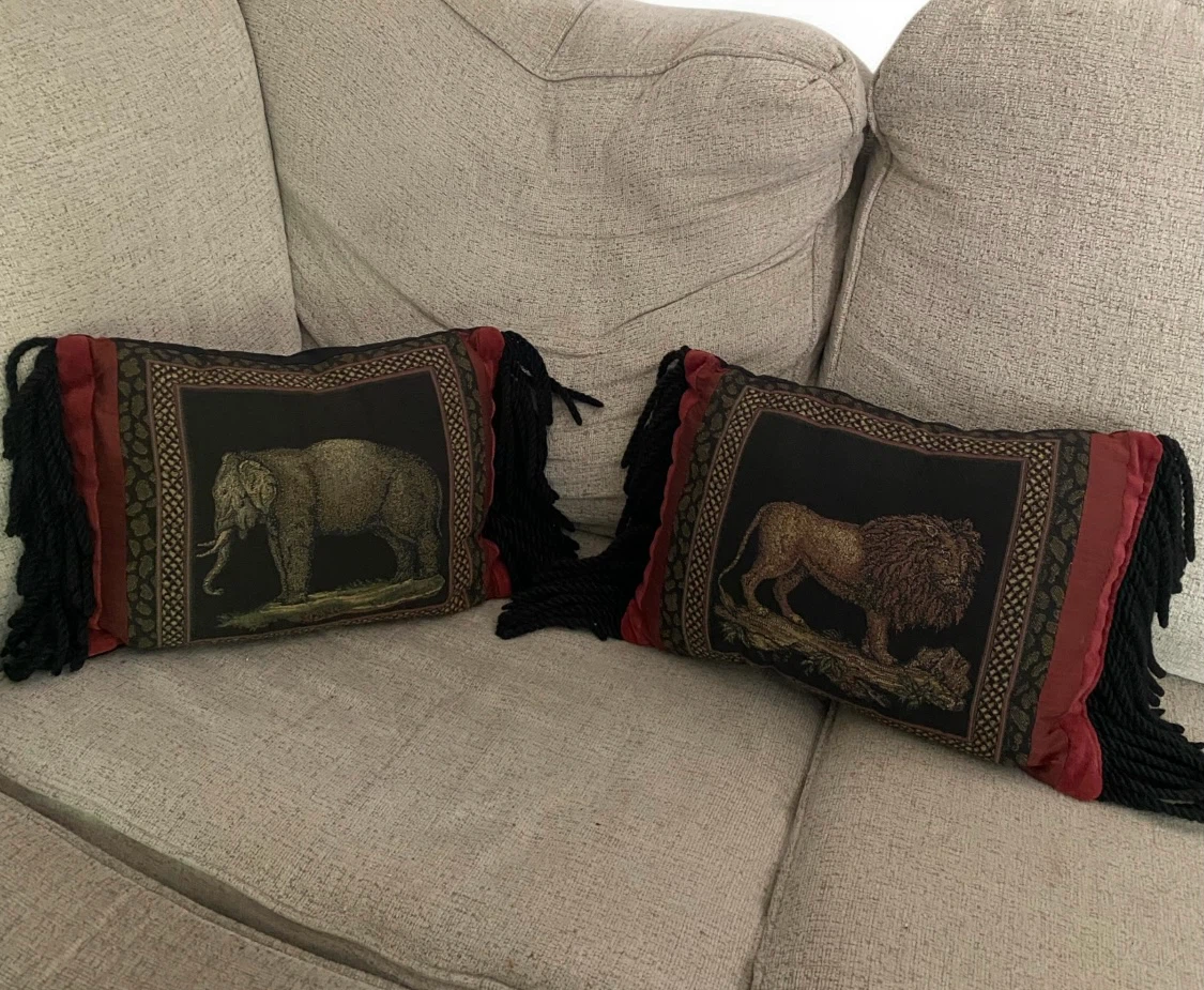 Set of Two Animal Tapestry Pillows Bombay - photo 2