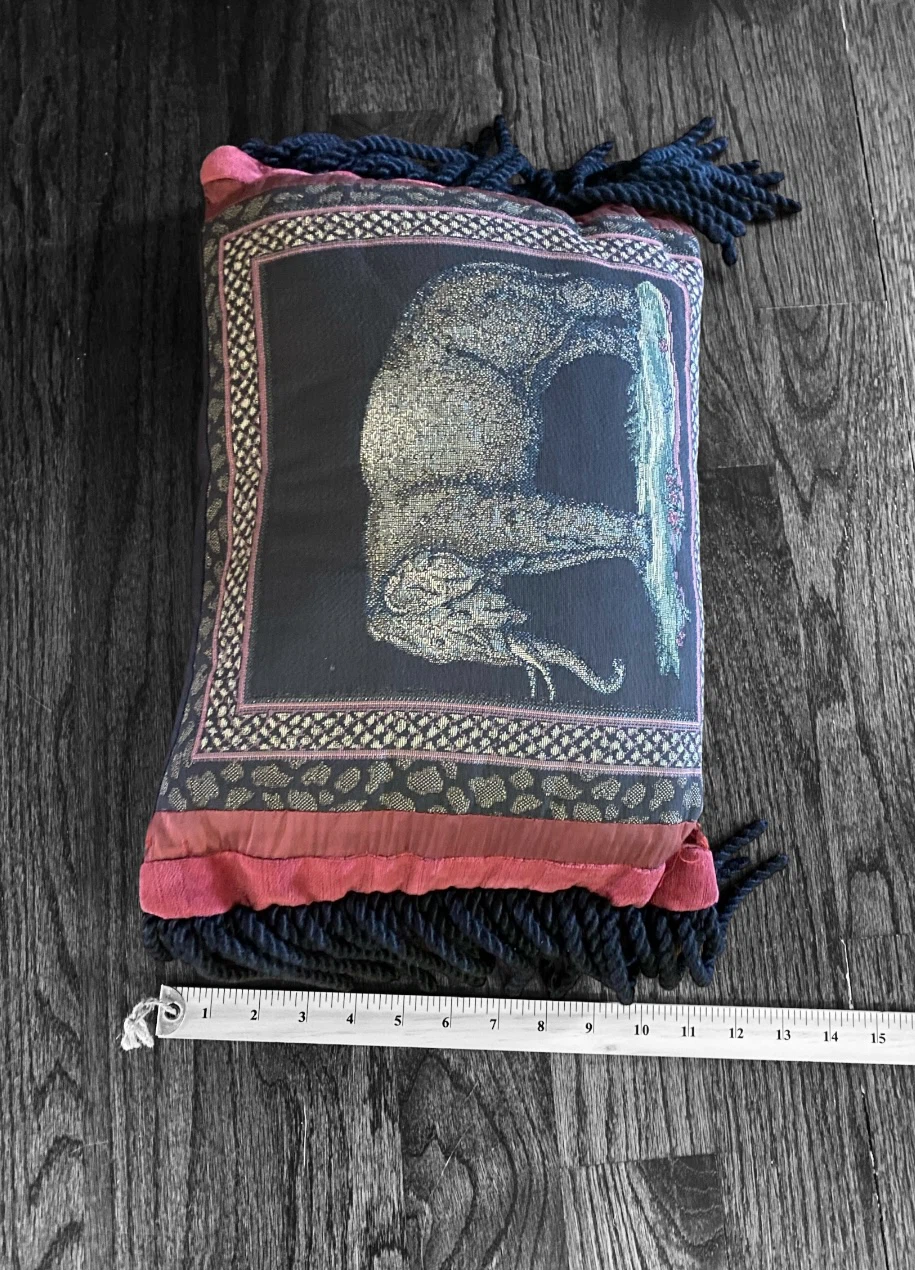 Set of Two Animal Tapestry Pillows Bombay - photo 4