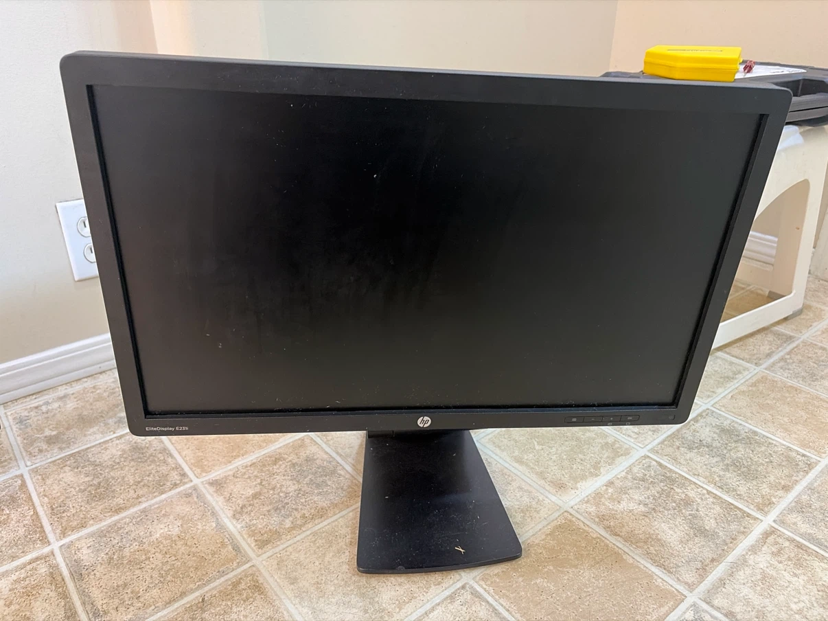 HP EliteDisplay E231 Monitor- moving sale