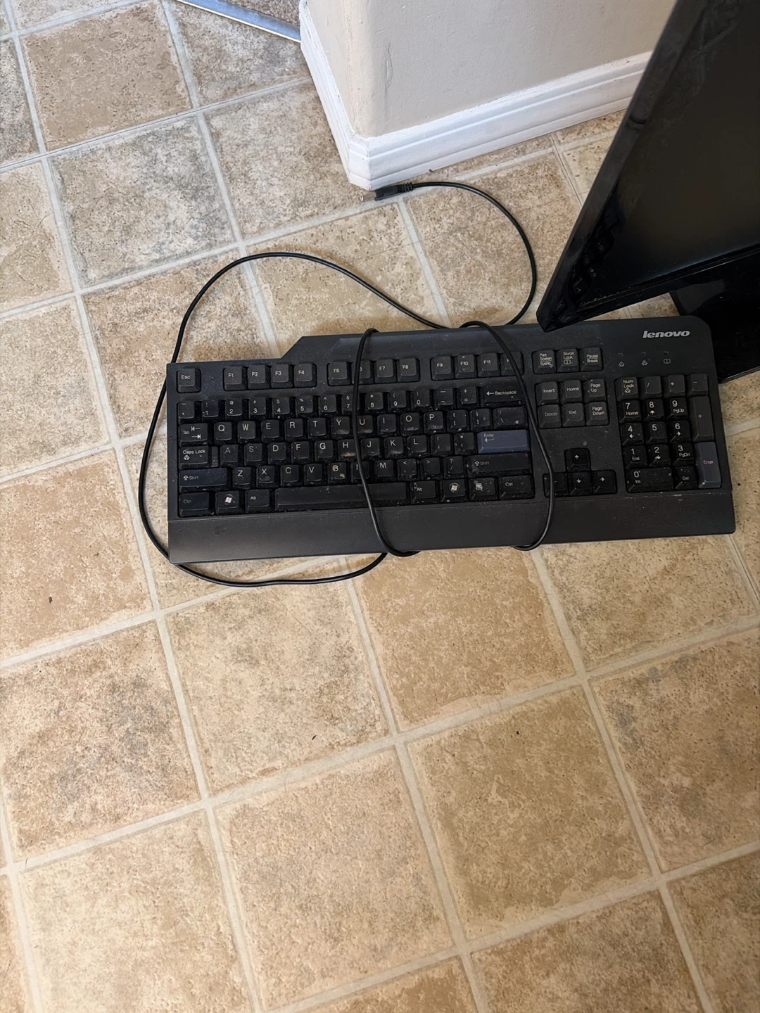 Lenovo Wired Keyboard- moving sale