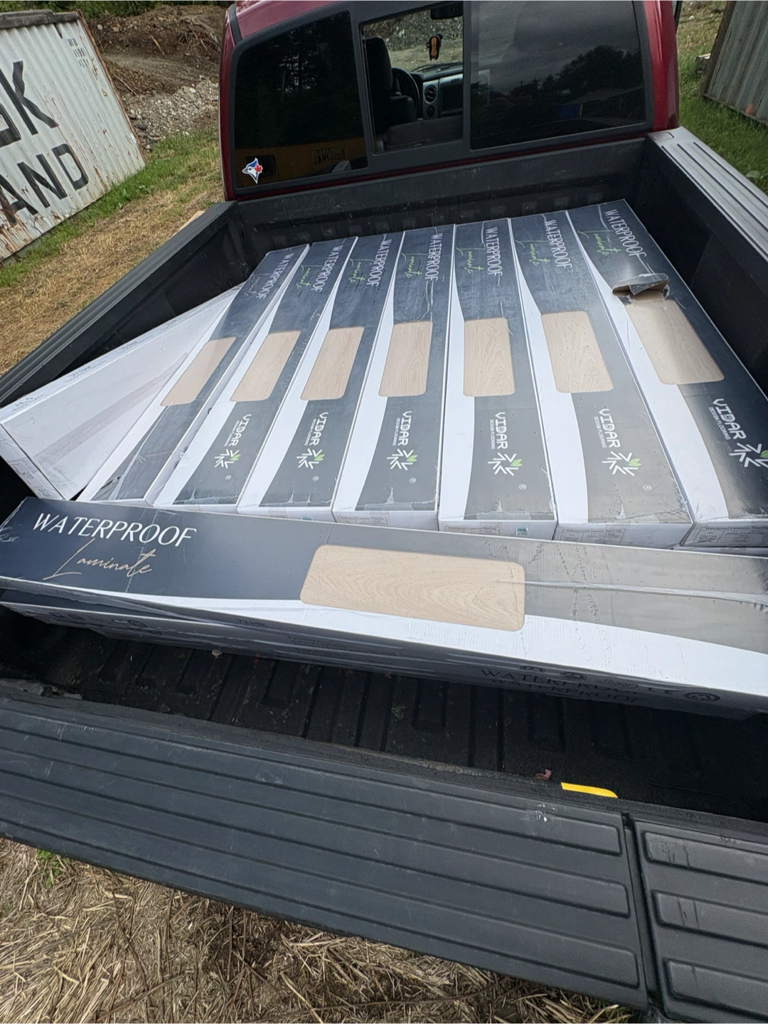Junk removal and small deliveries like plywood and drywall