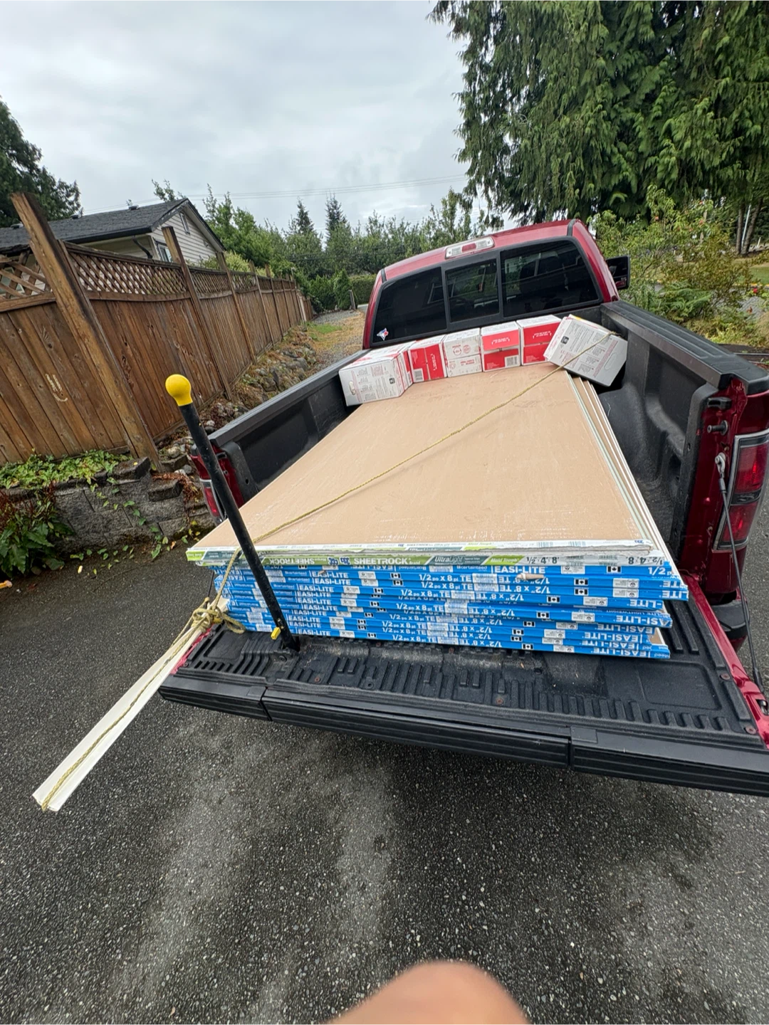 Junk removal and small deliveries like plywood and drywall - photo 2