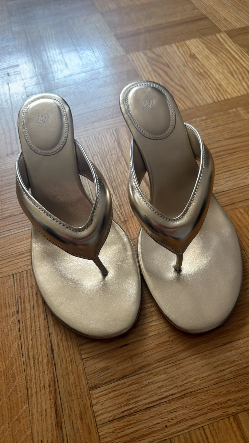 H&M Women's Gold Thong Heeled Sandals - photo 2